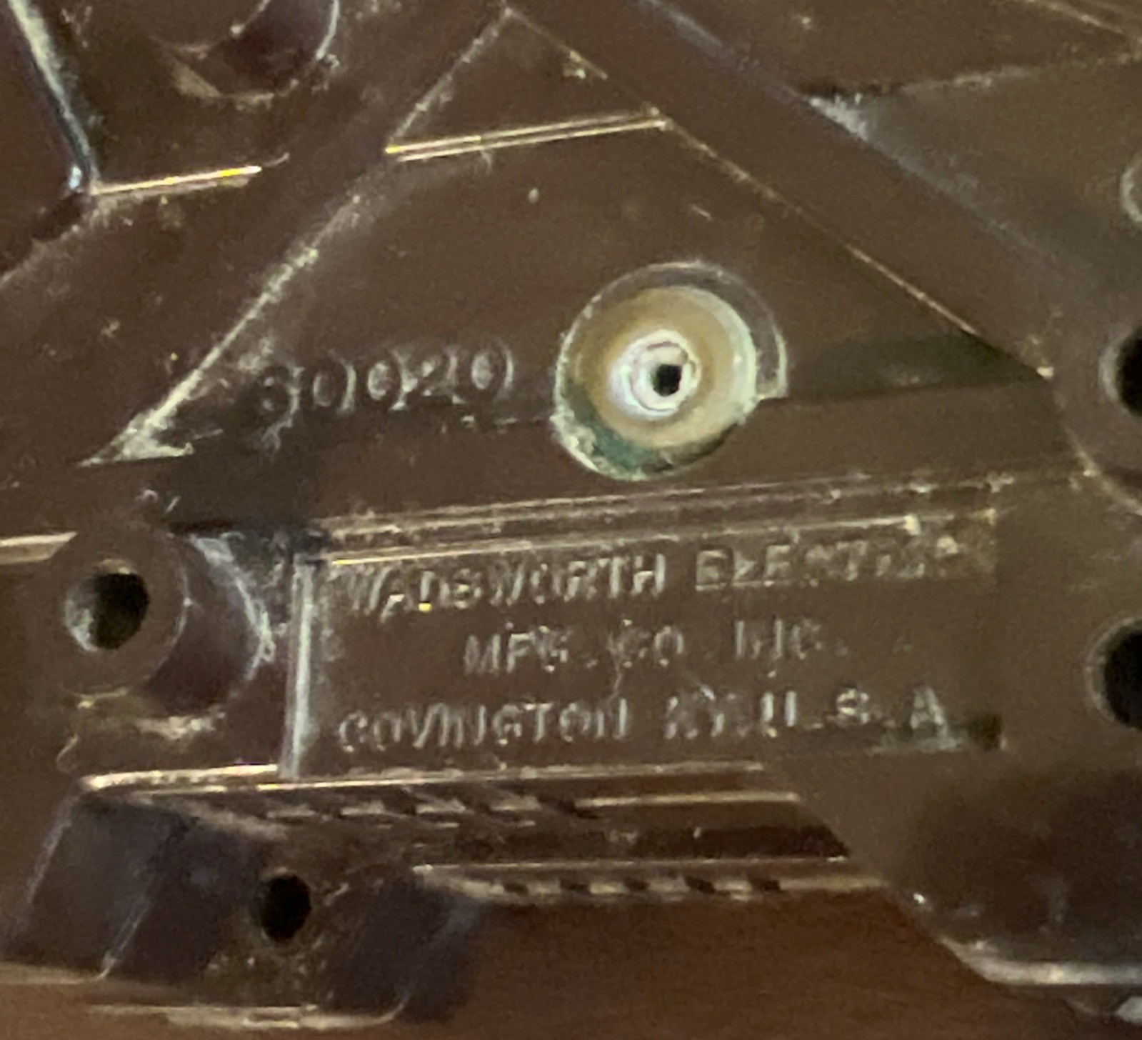 WADSWORTH 50 Amp 2 Pole Circuit Breaker Metal Foot. (CHIP, Missing Lug Screw)
