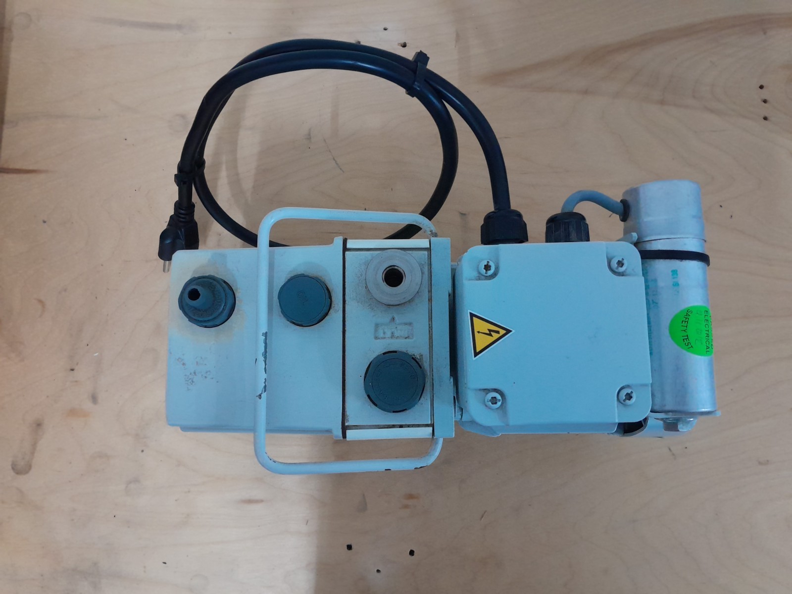 Edwards E2M1.5 A37122902R Rotary Vane Vacuum Pump – TESTED ~0.0134 torr