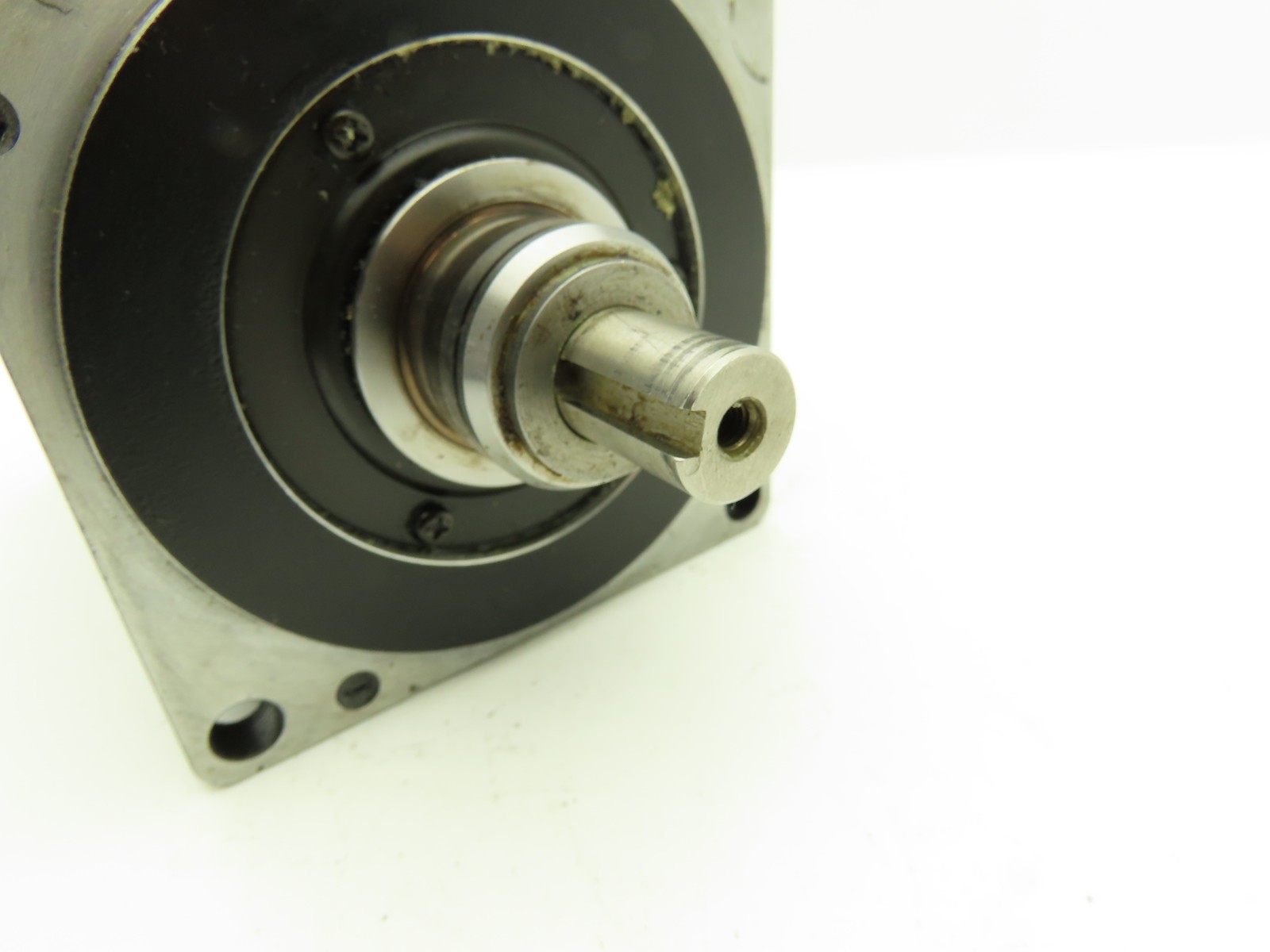 Yaskawa SGMP-15AWYR12 AC Servo Motor 1500W 4.77Nm 3000 RPM Encoder **READ**