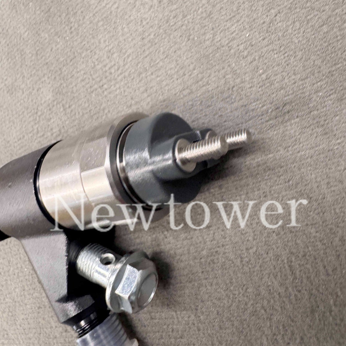 4X New Fuel Injector DZ100211 FOR John Deere 4045T 6068T 095000-6320 RE530361