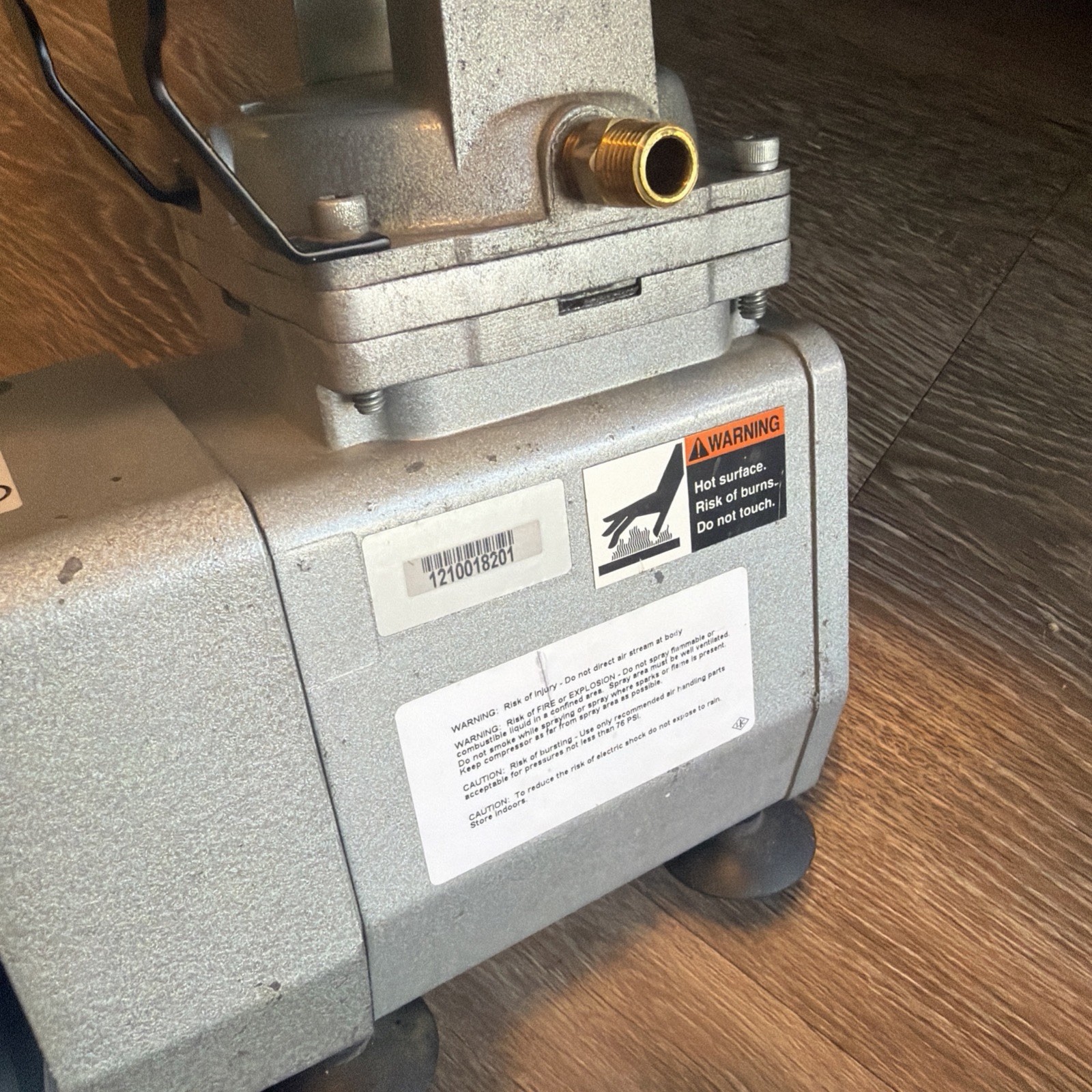 GAST DOA-P704-AA High Capacity Oil-Less Vacuum Pump 115V Runs Well