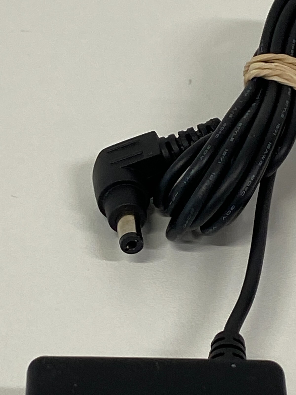 GG3: Genuine SANKEN Fujitsu SED80N2-24.0 AC Adapter Power Supply