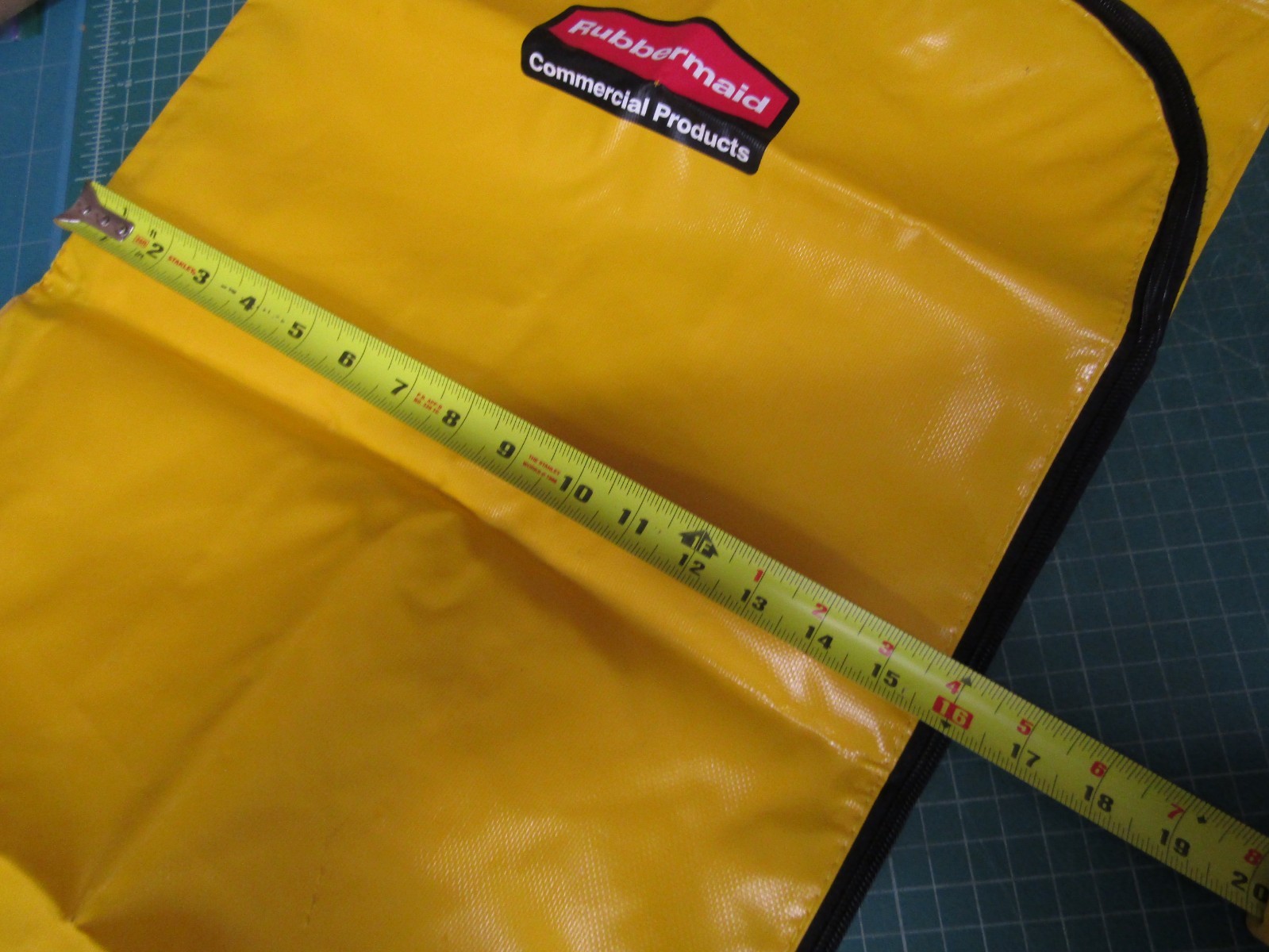 1 – Rubbermaid Commercial 1966719 24 gal Zippered Vinyl Cleaning Cart Bag New –