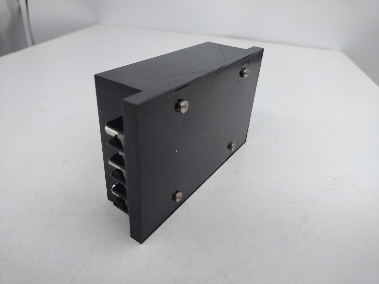 Ault Inc SM3-25-1DCM Universal Input Power Supply 25 WATT 47-83Hz 85-250V