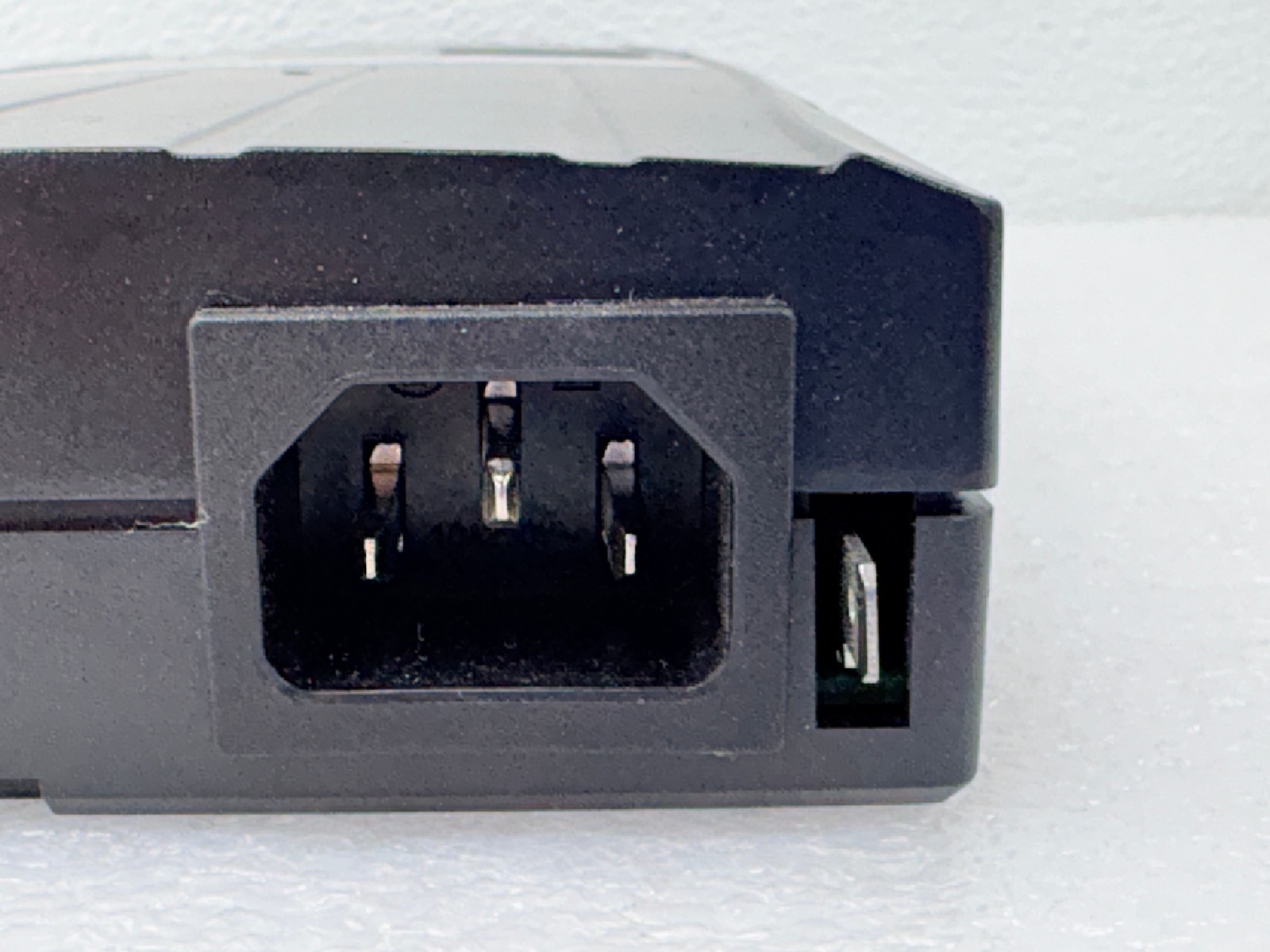 PRE OWNED | LOGICDATA COMPACT-2-OMT-US Desk Control Unit-Module Only – Black