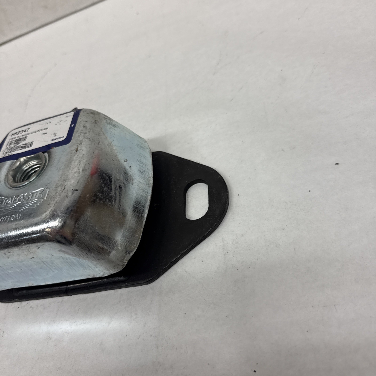 Volvo 862347 Metal Isolator Mount