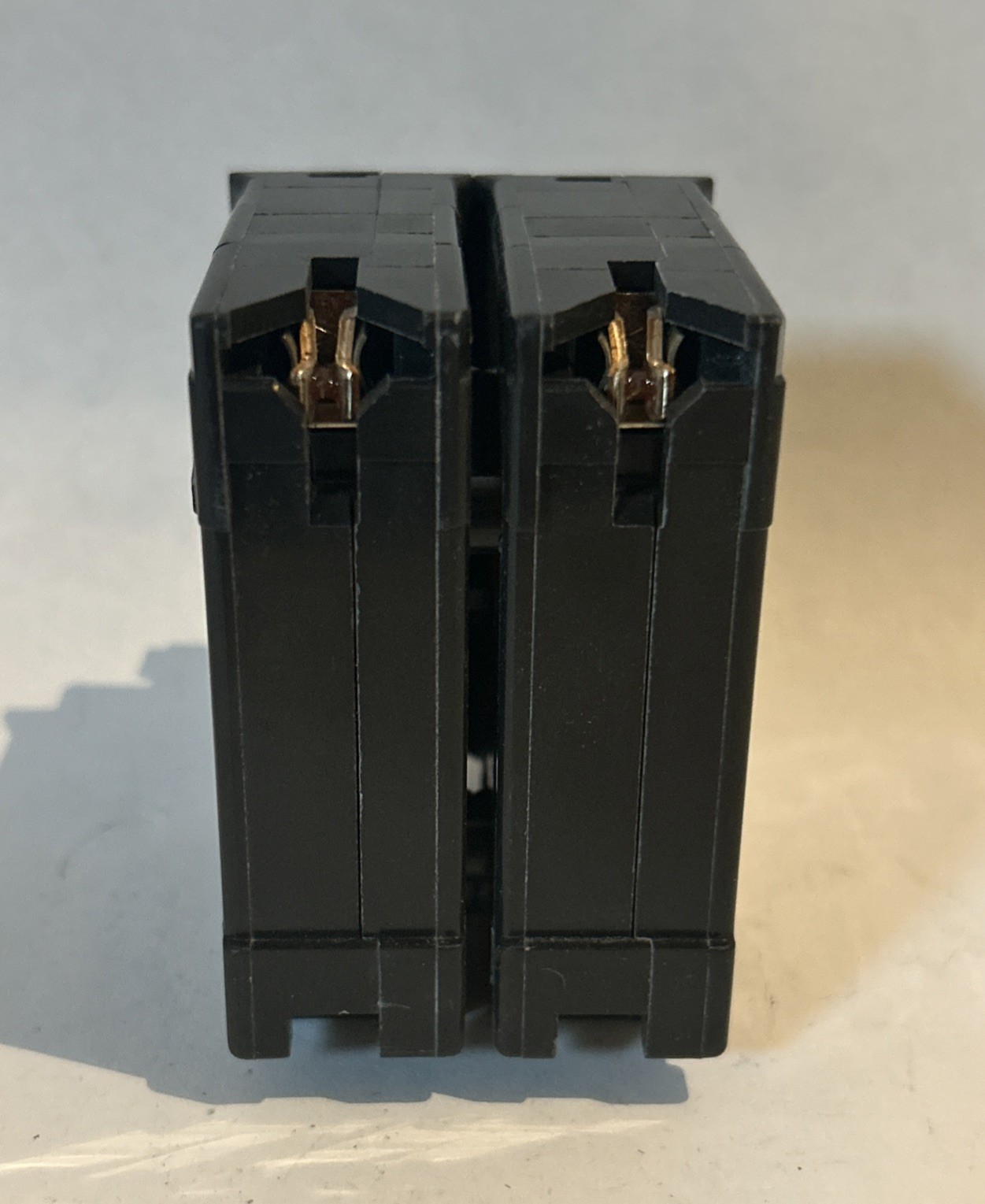 Square D HOM230CP 30 Amp 2 Pole 120/240V 50/60 Hz Plug-On Circuit Braker HOM230