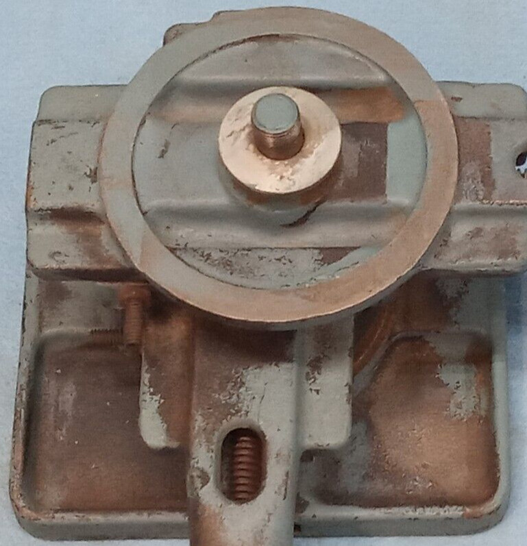 UNKNOWN BRAND MANUAL STAGE ADJUSTOR 5/8″ BOLT STEEL MATERIAL 19325