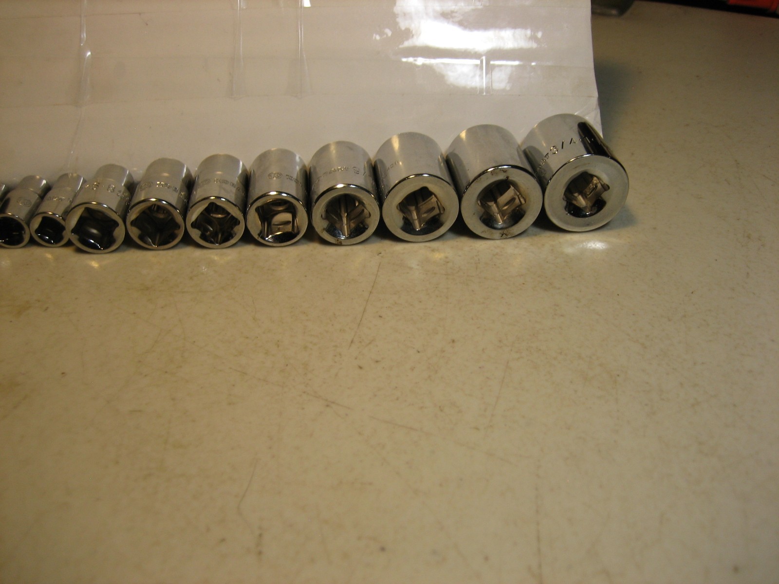 Kobalt (11 pcs) 1/4″ & 3/8″ Drive Spline Sockets (3/16″ To 3/4″)