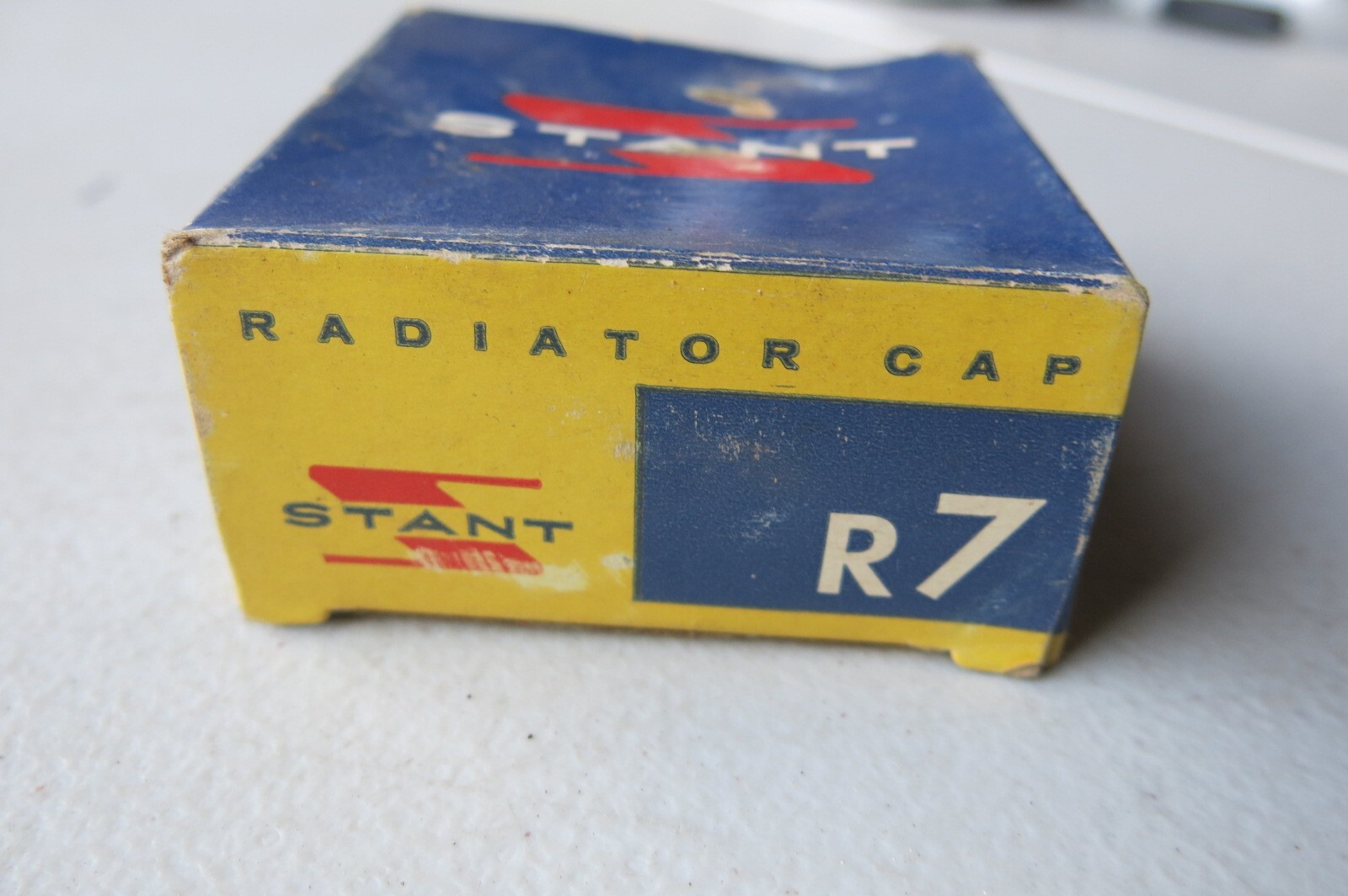 Vintage Stant Radiator Cap 4 Lbs fits Ford Massey Harris 1941-1951 (R-7)