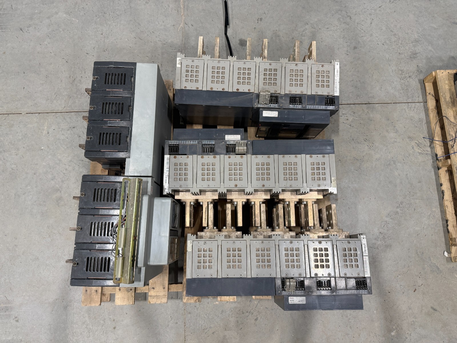 Square D Masterpact NW40H 4000A 3-Pole 600V Circuit Breaker S# 085326608302