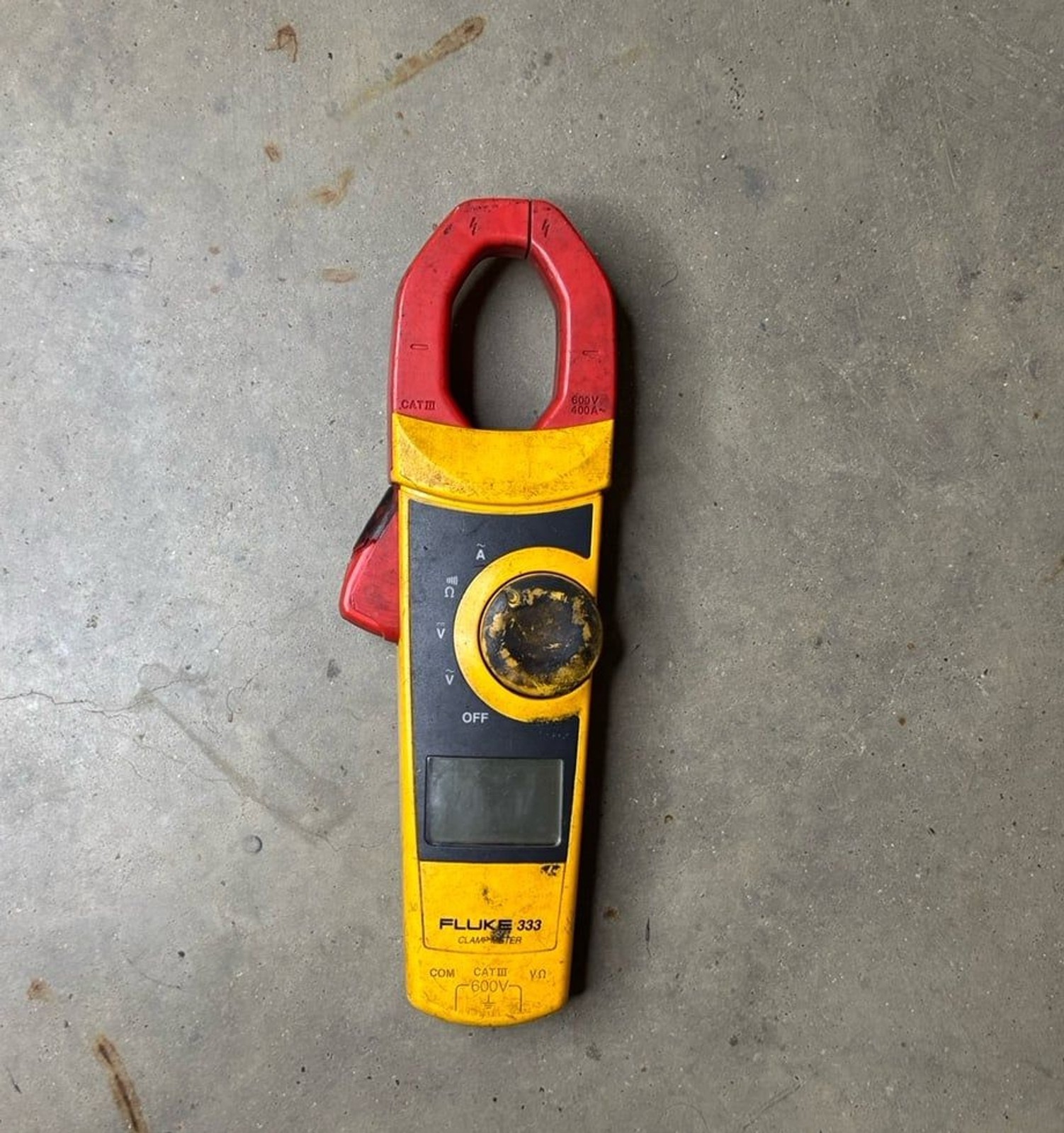 Fluke 323 True RMS Clamp Meter CAT III 4000 Count 600V 400A