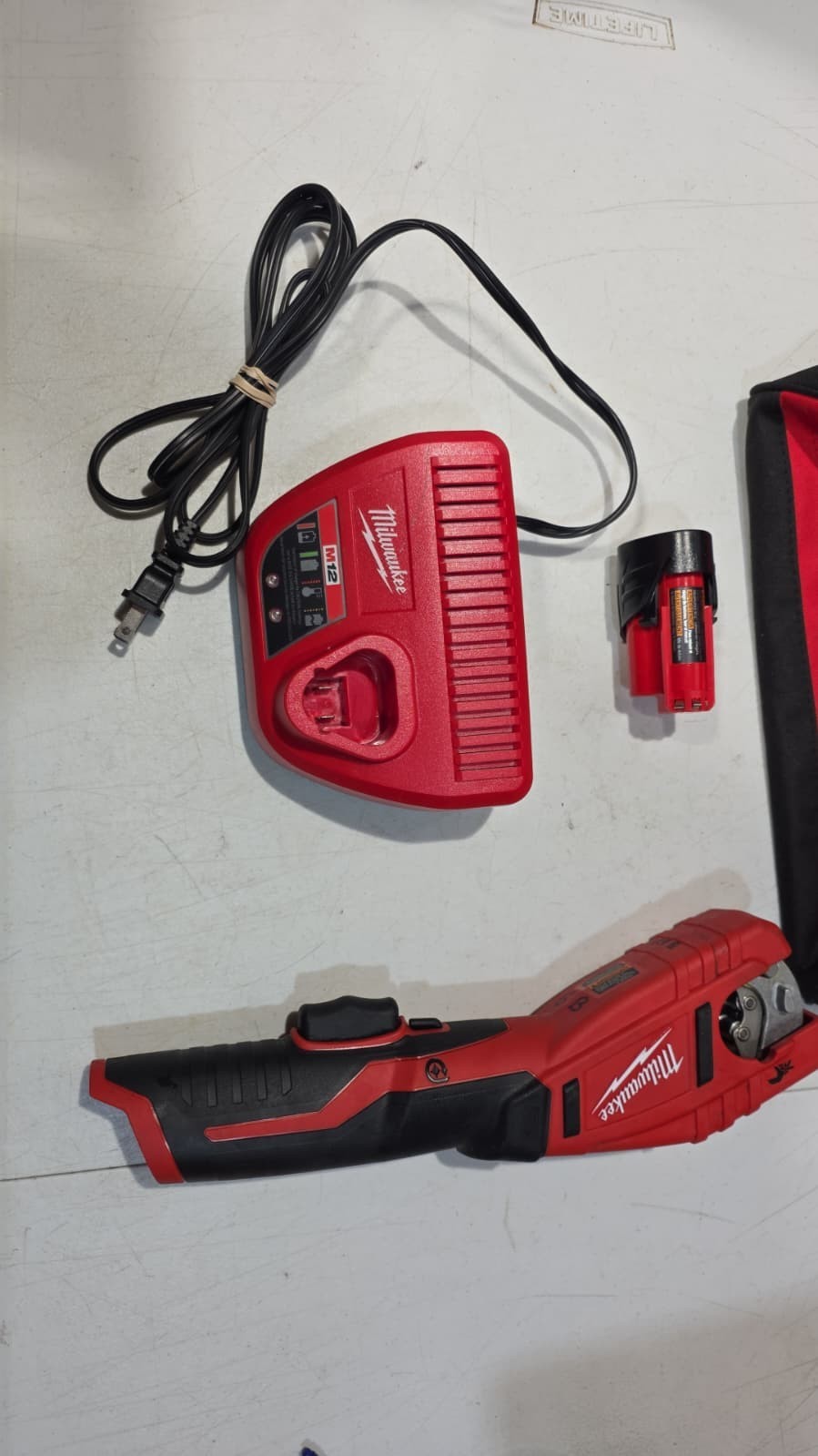 M12 12V Lithium-Ion Cordless Copper Tubing Cutter Kit with 1.5 Ah Battery, Charg