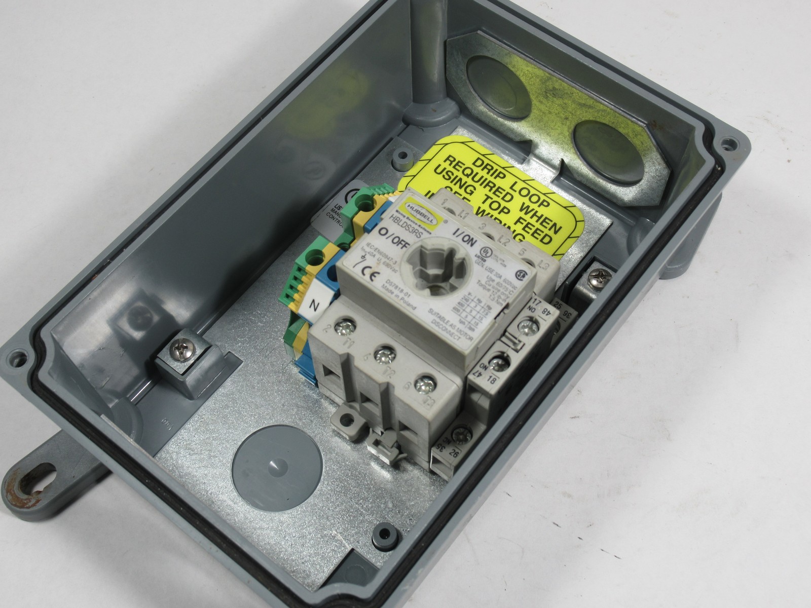 Hubbell HBLDS3AC Circuit-Lock Disconnect Switch 30A 600VAC C/W Auxiliary USED