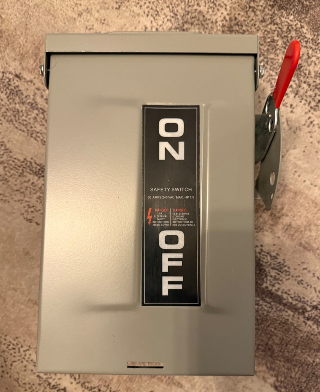 30 Amps Safety Switch 240VAC-250VDC 3-poles, 4-wire, Non-Fusible, Outdoor GAK3