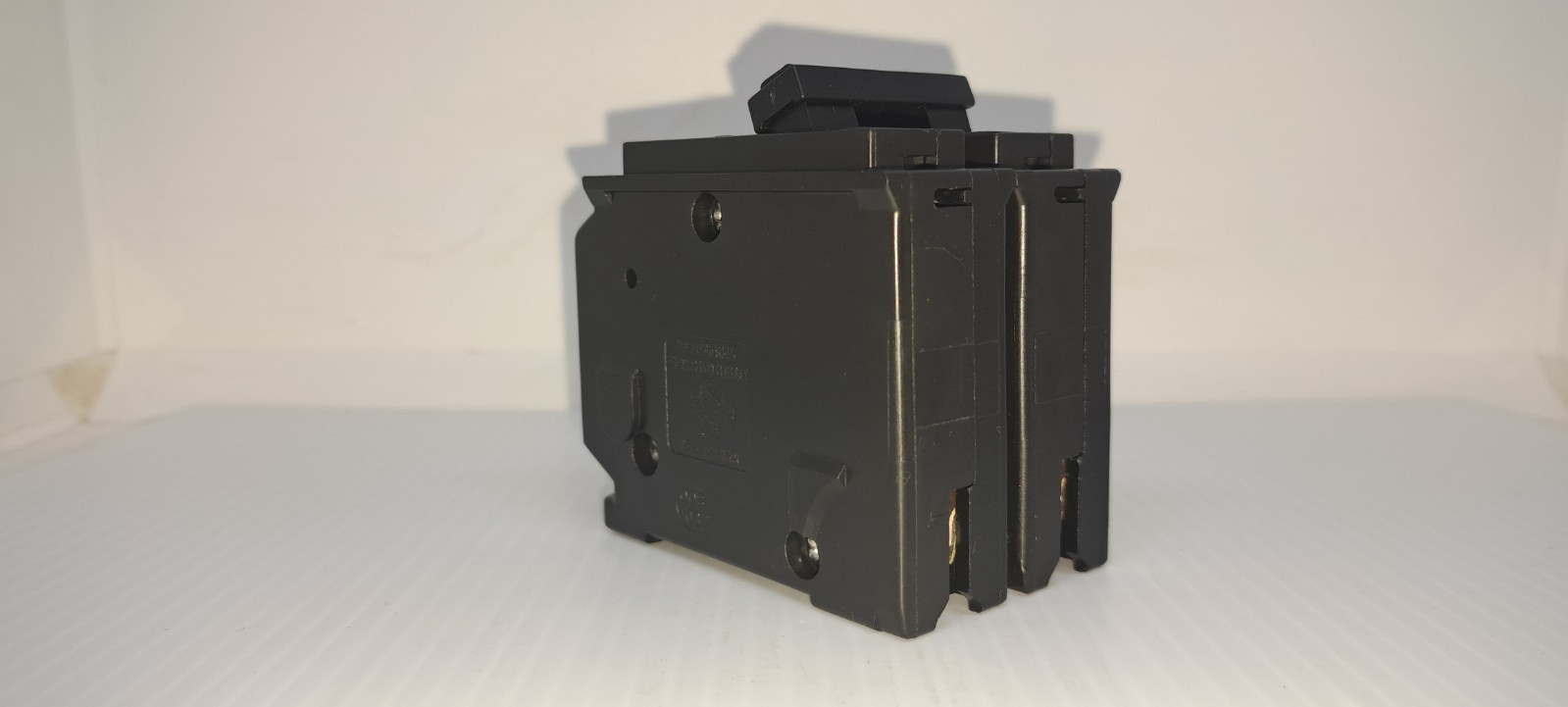SQUARE D HOM230 30 AMP 2 POLE 240 VOLT CIRCUIT BREAKER TYPE HOM