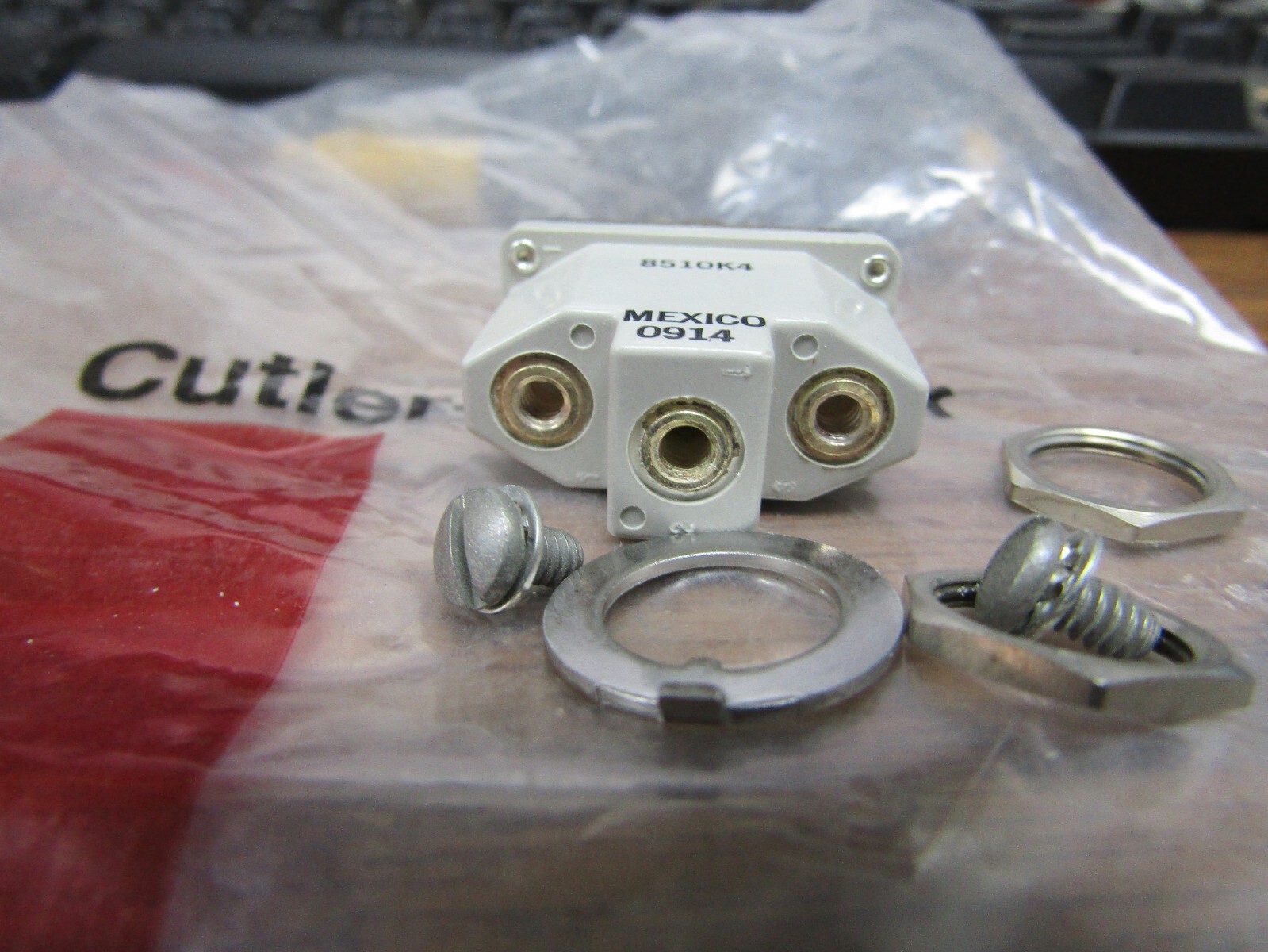 ✌️NEW CUTLER-HAMMER 8510K4 TOGGLE SWITCH SPST