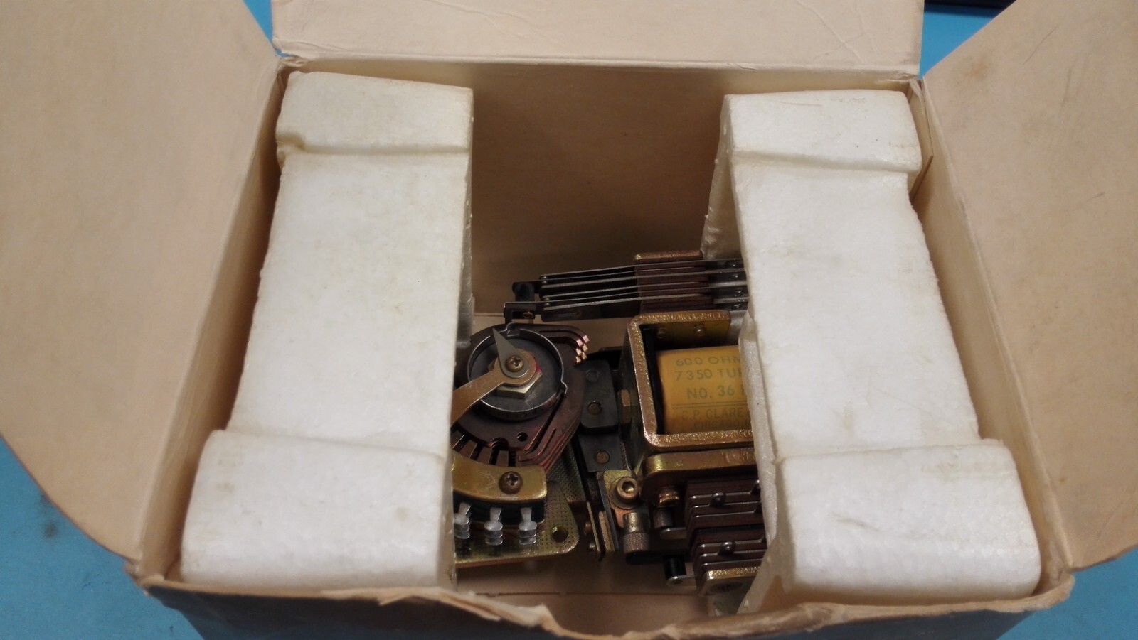 A2529 SPRING DRIVEN SWITCH RELAY SOLENOID C.P. CLARE & CO.. ***USA SELLER ***