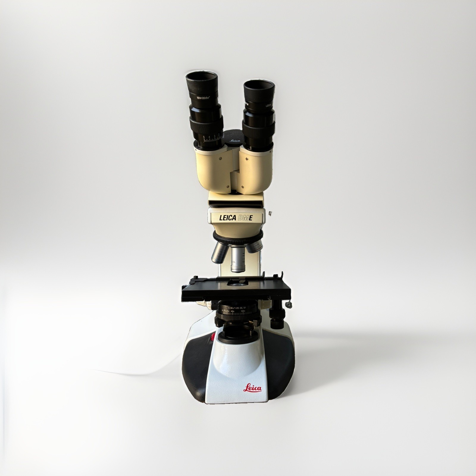 Leica DME Microscope with 4 C Plan Infinity Objectives 4X, 10X, 40X, 100X