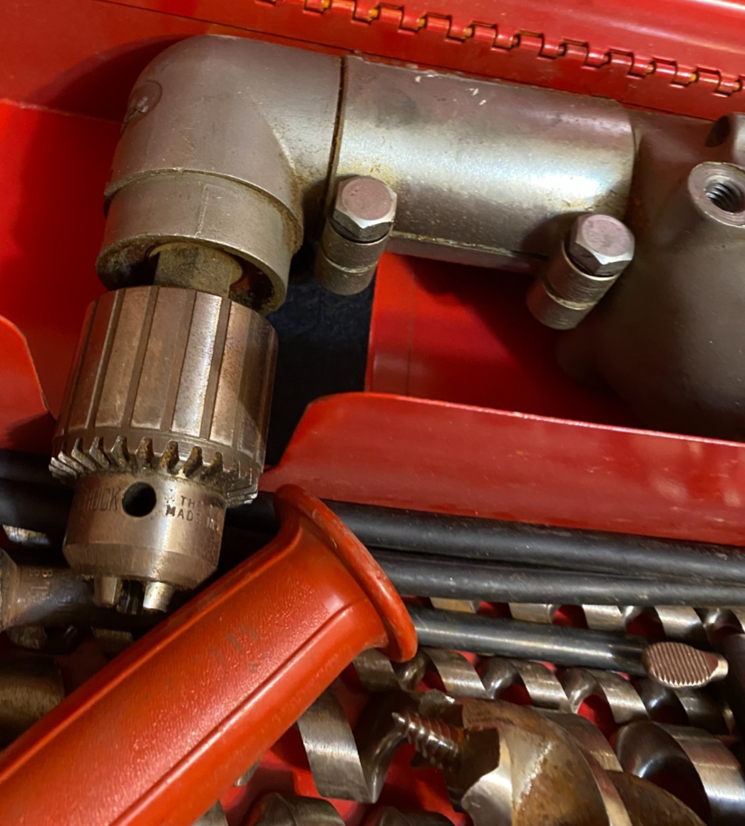 Milwaukee 1107-1 Heavy Duty Corded 1/2″ Right Angle Drill w/ Hard Case & Bits