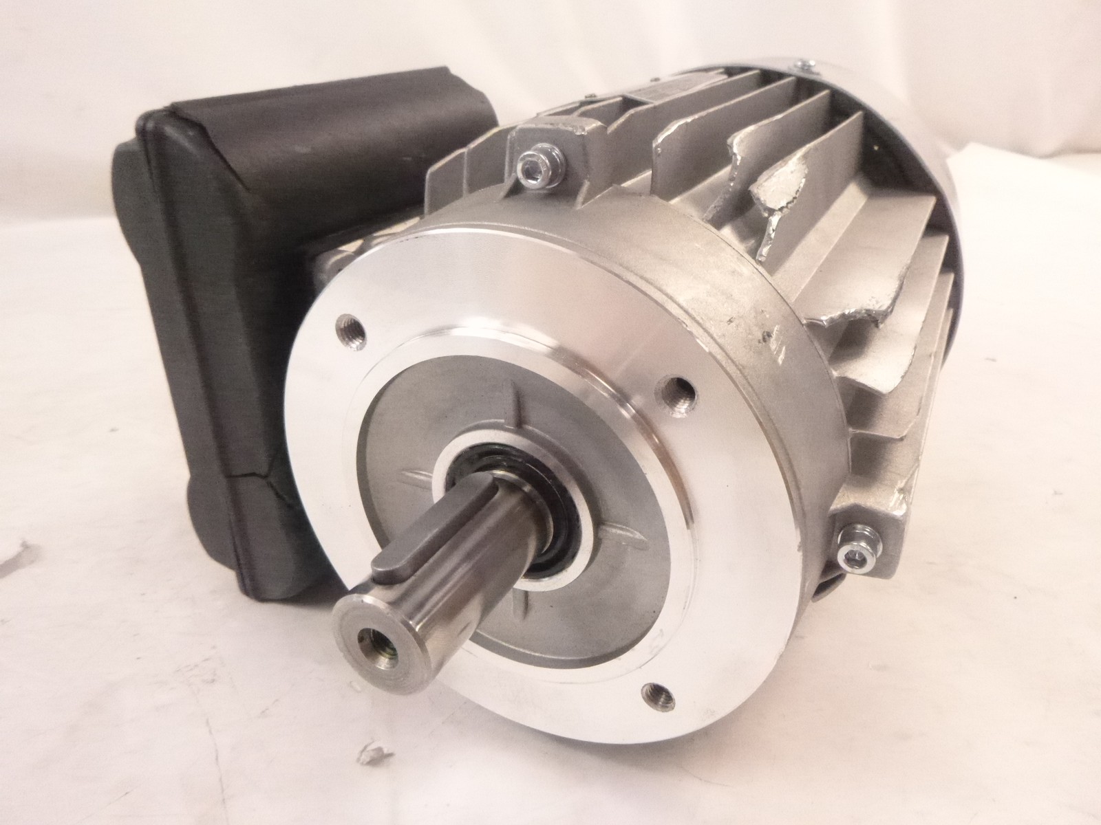 Wonder Electrical SinglePhase AC Motor ML90L2 220V 2.2kW 3HP 60Hz 13.3A SEE DESC