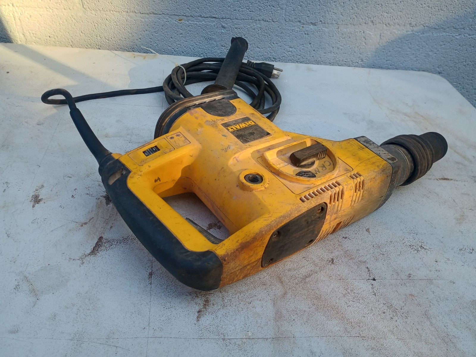 DeWalt DW541 1-1/2″ SDS Heavy Duty Corded Rotary Hammer Drill