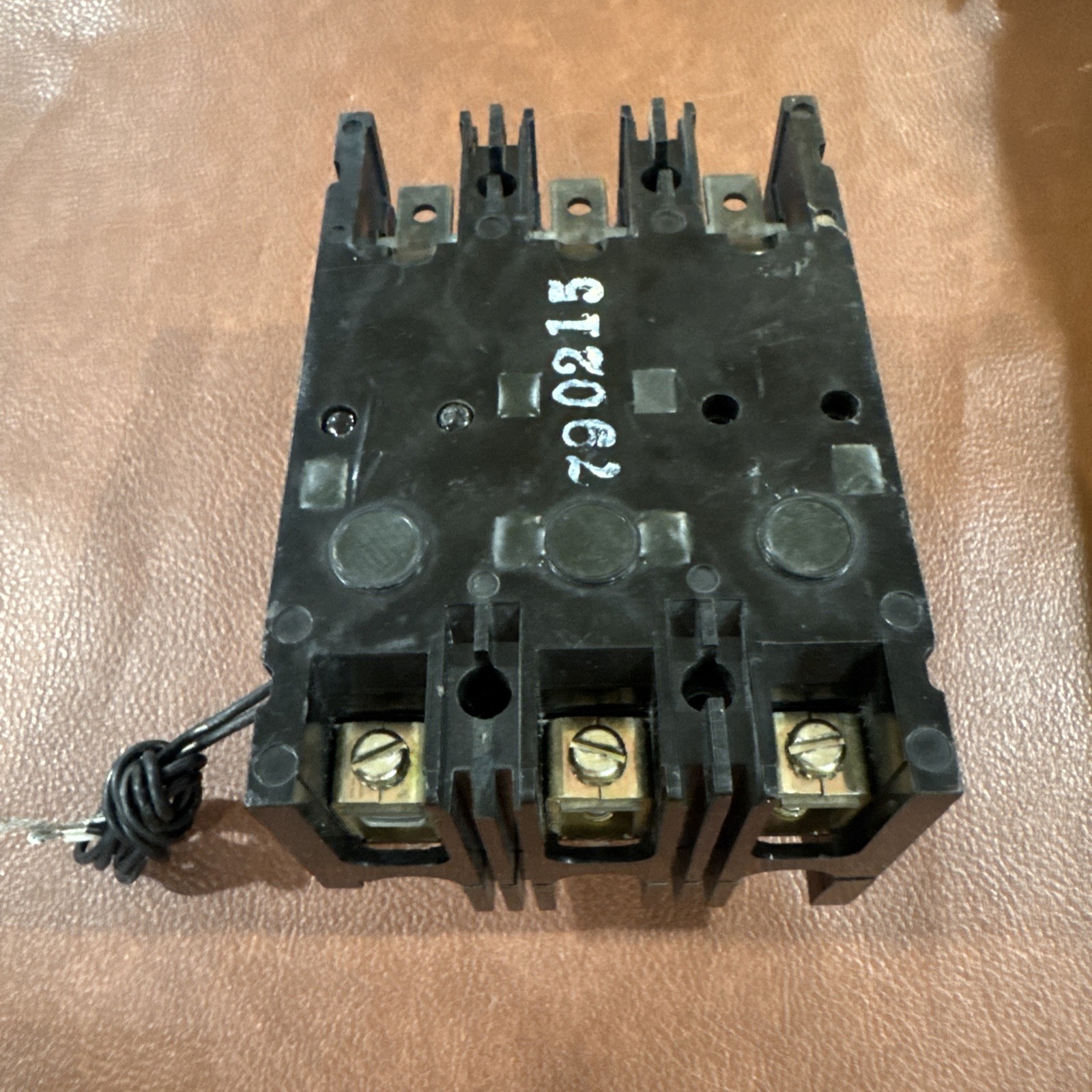 Westinghouse 3P 100A FB3100 600V 3 Pole 100 Amp 4975D71G44 Shunt Trip *Chipped*