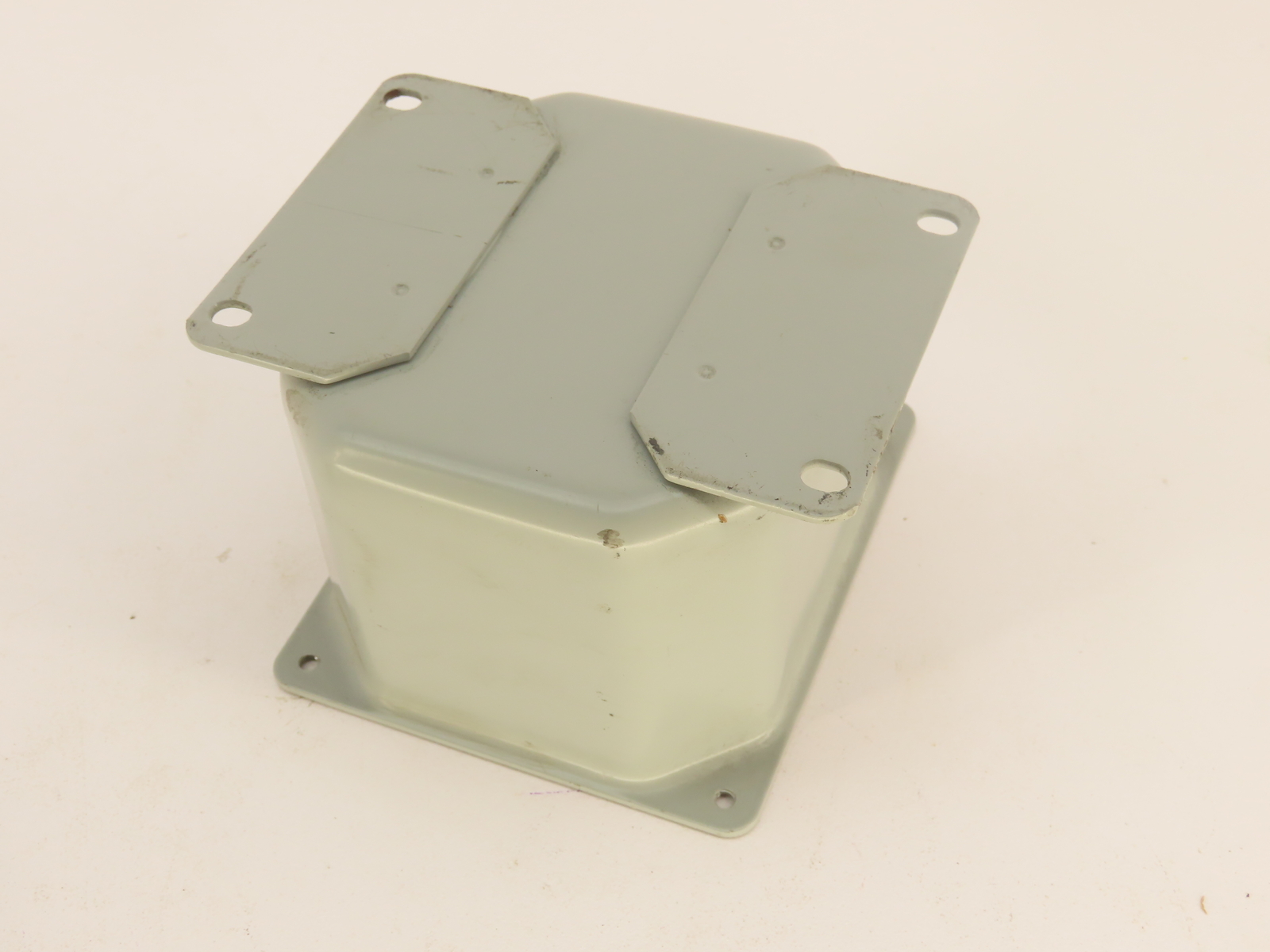 Hoffman ED1PB2 Pushbutton Enclosure, Type 4, 1 Hole, 3.5 X 4 X 2.75 In.