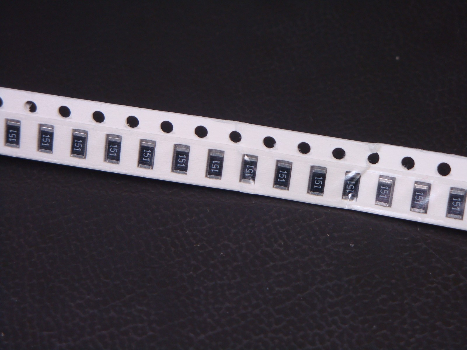 Lot of 100 CRCW1206150RJN Vishay Dale Resistors 150 Ohm 5% 1/4W 0.25W 1206 NOS