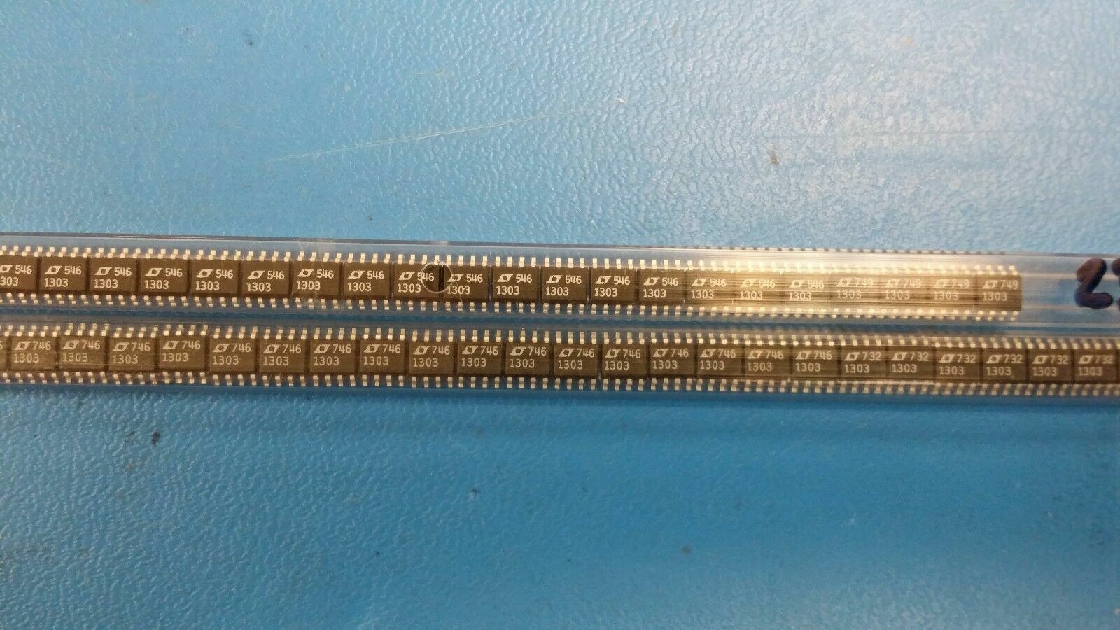 (2 PCS) LT1303CS8 LTConv DC-DC 1.8V to 10V Step Up Single-Out 25V 1.15A SOIC8