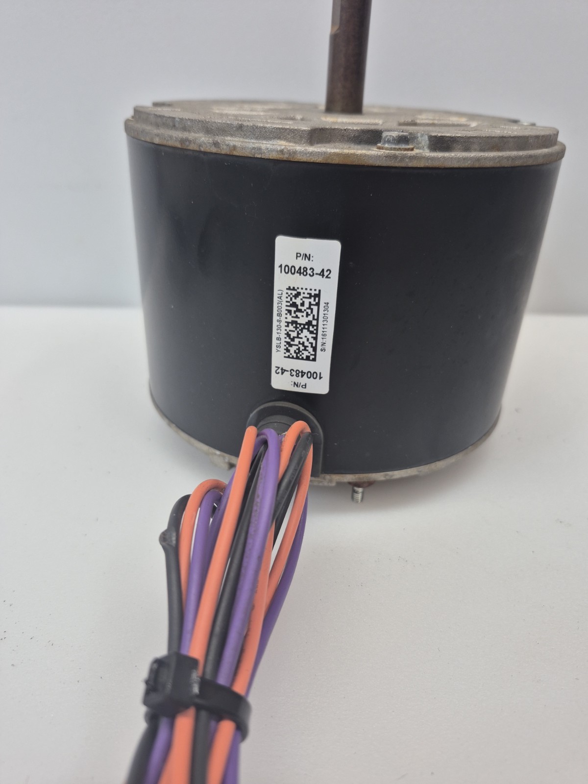 InterLink YSLB-130-8-B003(AL) Condenser Motor 100483-42 1/6HP 825 RPM 230V used