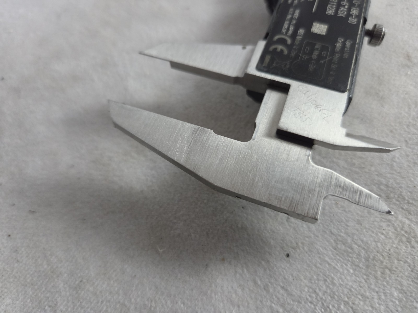 Mitutoyo 500-196-30 Digital Caliper | 0-6″ (150mm) Cd-6″asx