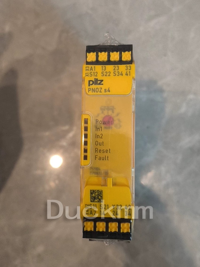 1pc Pilz PNOZ S4 751104 750104 750134 751102 751105 750105/135 S4 Safety Relay