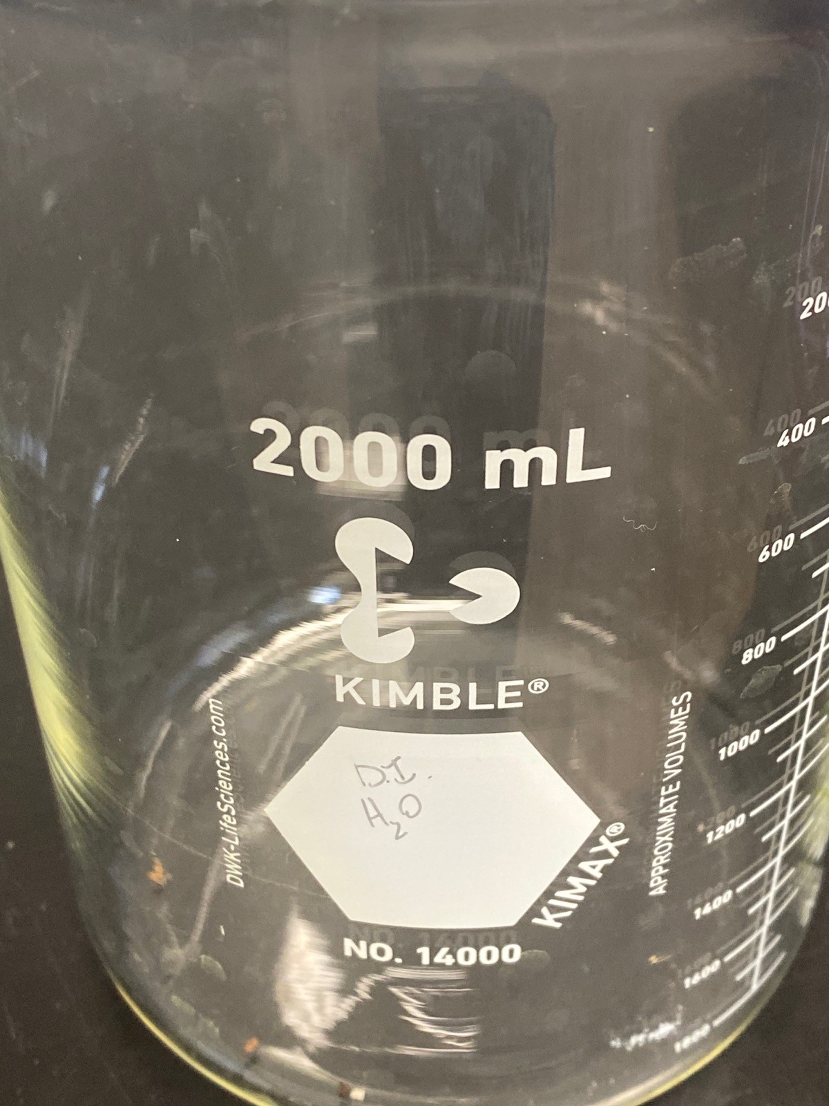 KIMAX Glass 2000mL 2L Low Form Dual Graduated Griffin Beaker Pour Spout 14000