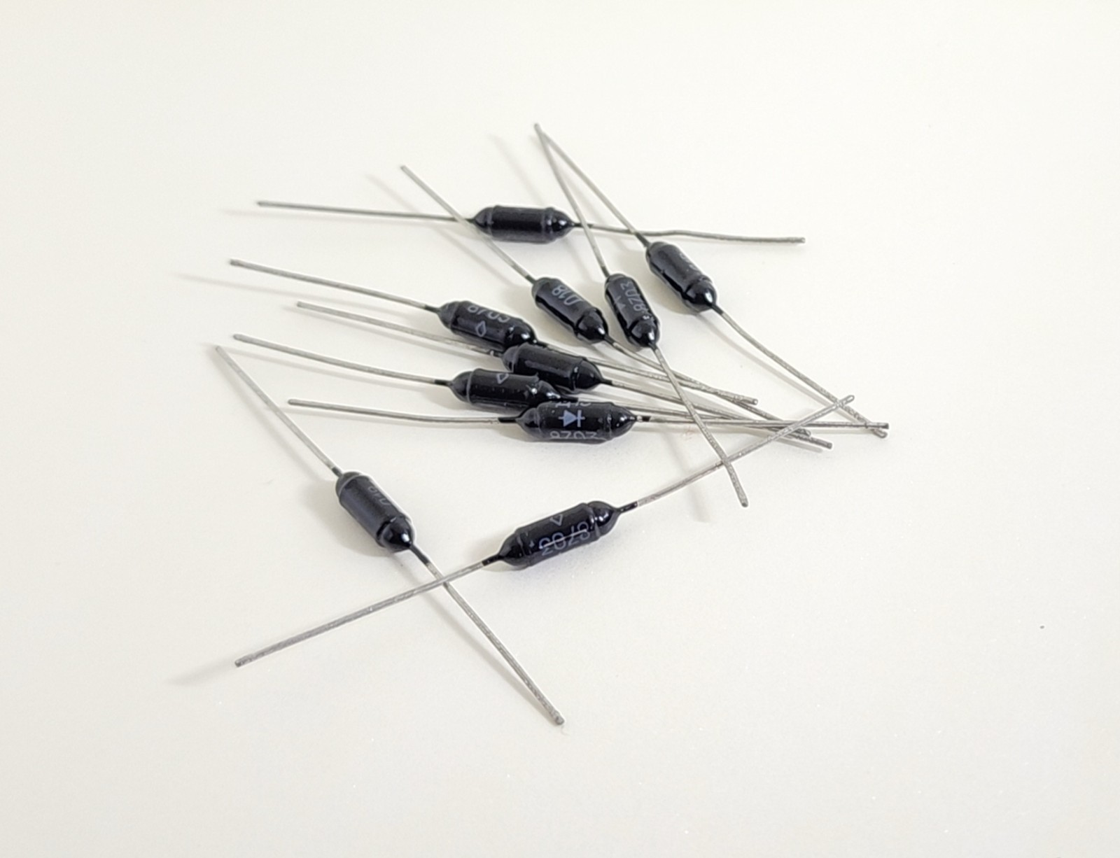 D18 NOS Soviet Black Glass Germanium Diodes Lot of 10