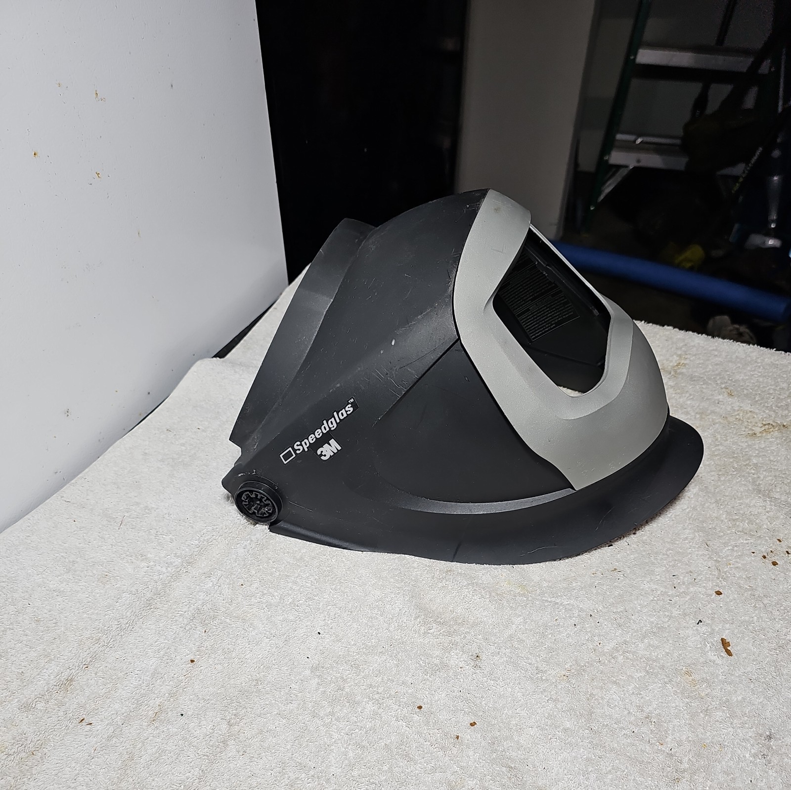3M Speedglass shell only / no glass , head gear /or weld lenses included.