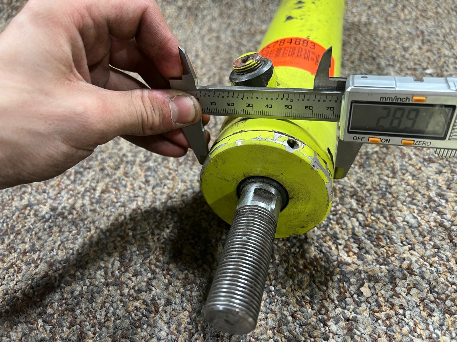 Hydraulic Welded Cylinder 17″ Retracted x 2.89″ OD x .87″ Rod Diameter
