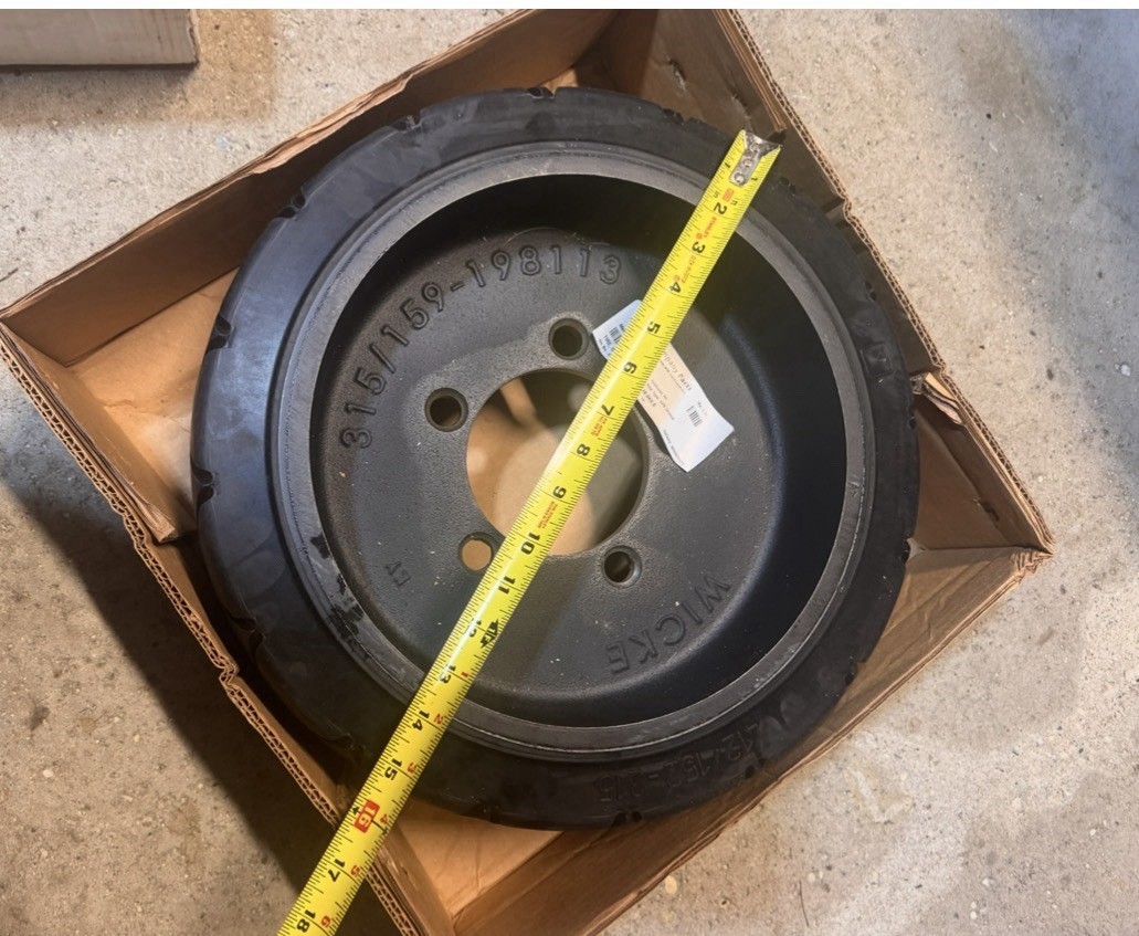 Tennant 1059658 Drive Tire Drive-Scrbr for Scrubber, Black 16.0 x 6.0