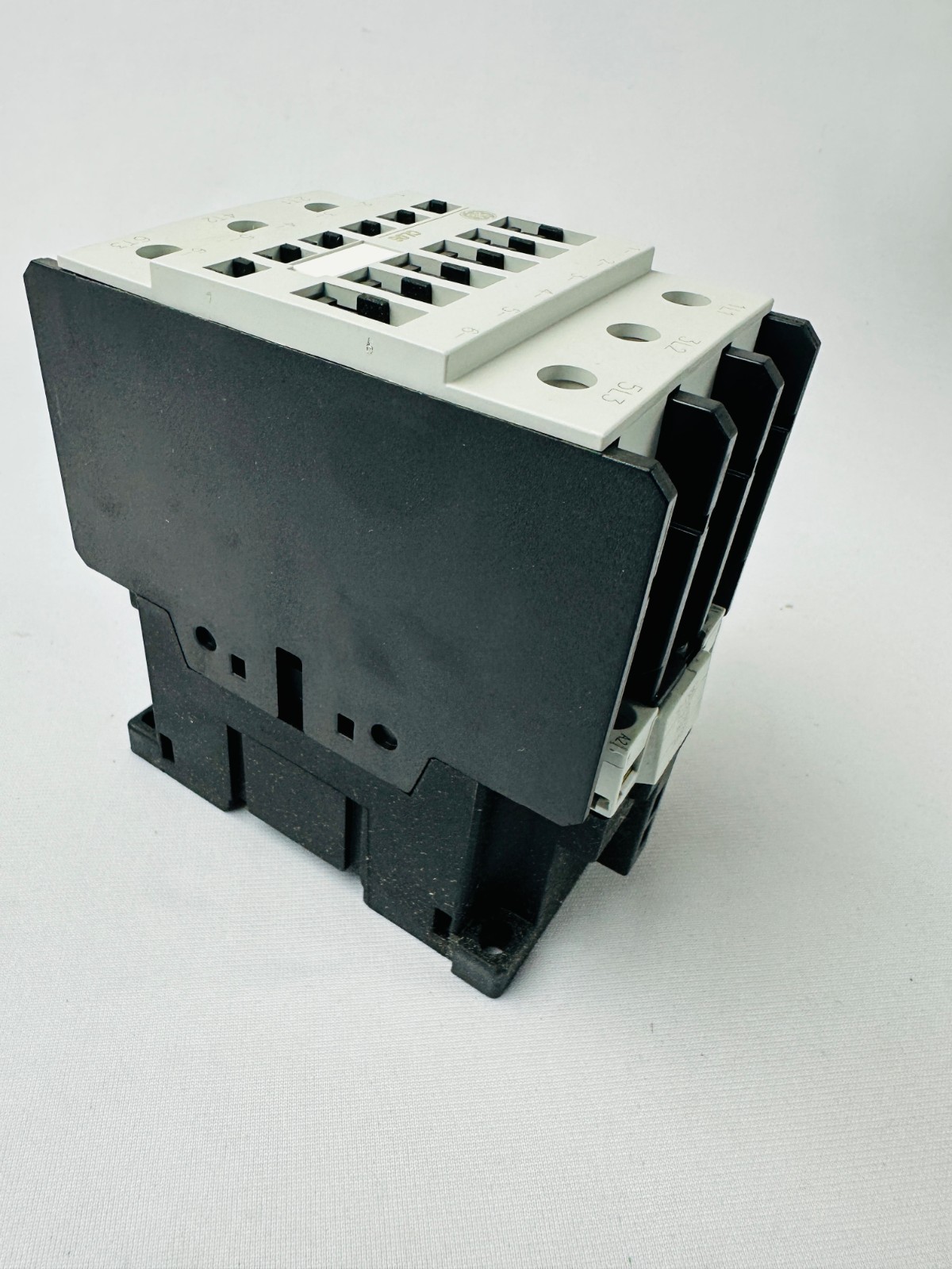 GE General Electric CL06A300M Contactor with LB4AL 208v Coil