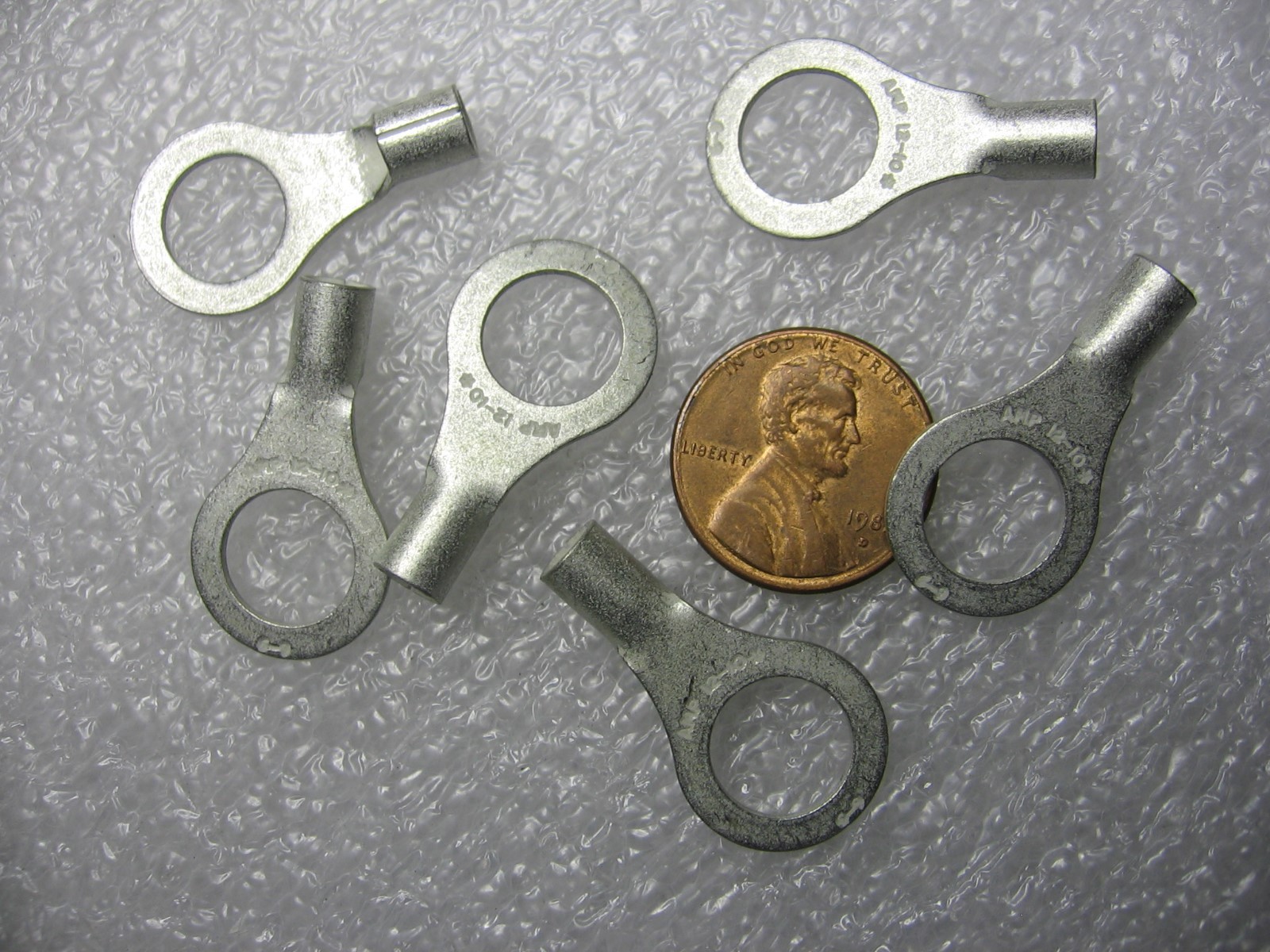 100) AMP /Tyco 33220 Uninsulated Ring Tongue Terminals #12-10 AWG 3/8″ Stud Tab