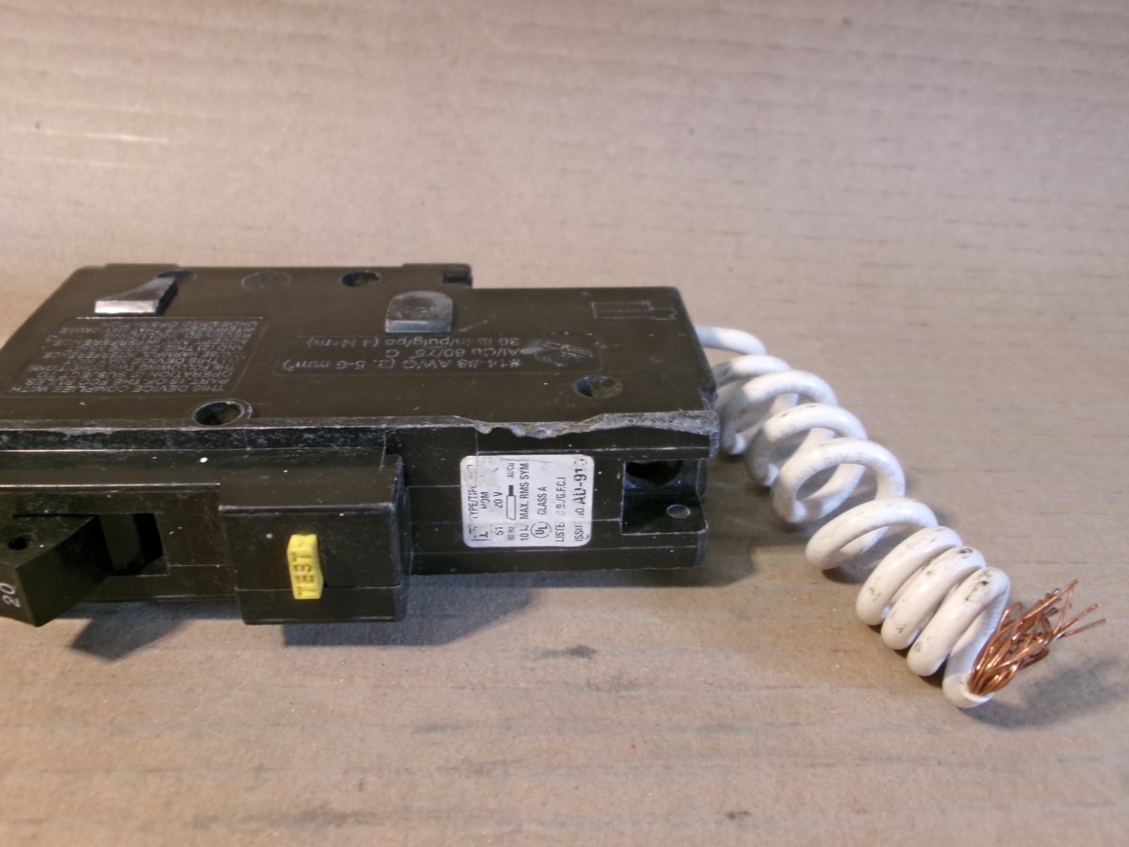 Square D HOM HOM120GFI 1 Pole 20 Amp 120V GFCI Circuit Breaker FLAWED