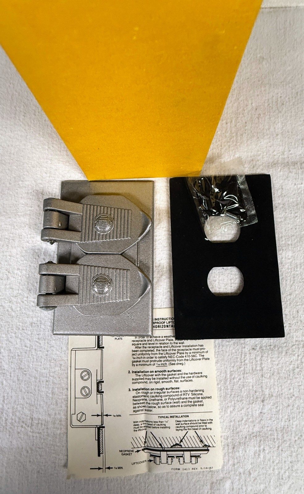 Four (4) NOS Hubbell 5205-WO Aluminum Weatherproof Liftcover plates