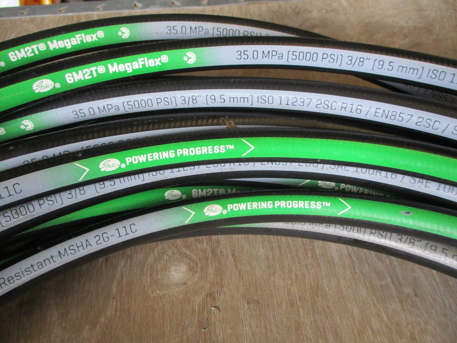 GATES HYDRAULIC HOSE 6M2T 3/8″ 50′ FEET SAE 100R16 5000 PSI