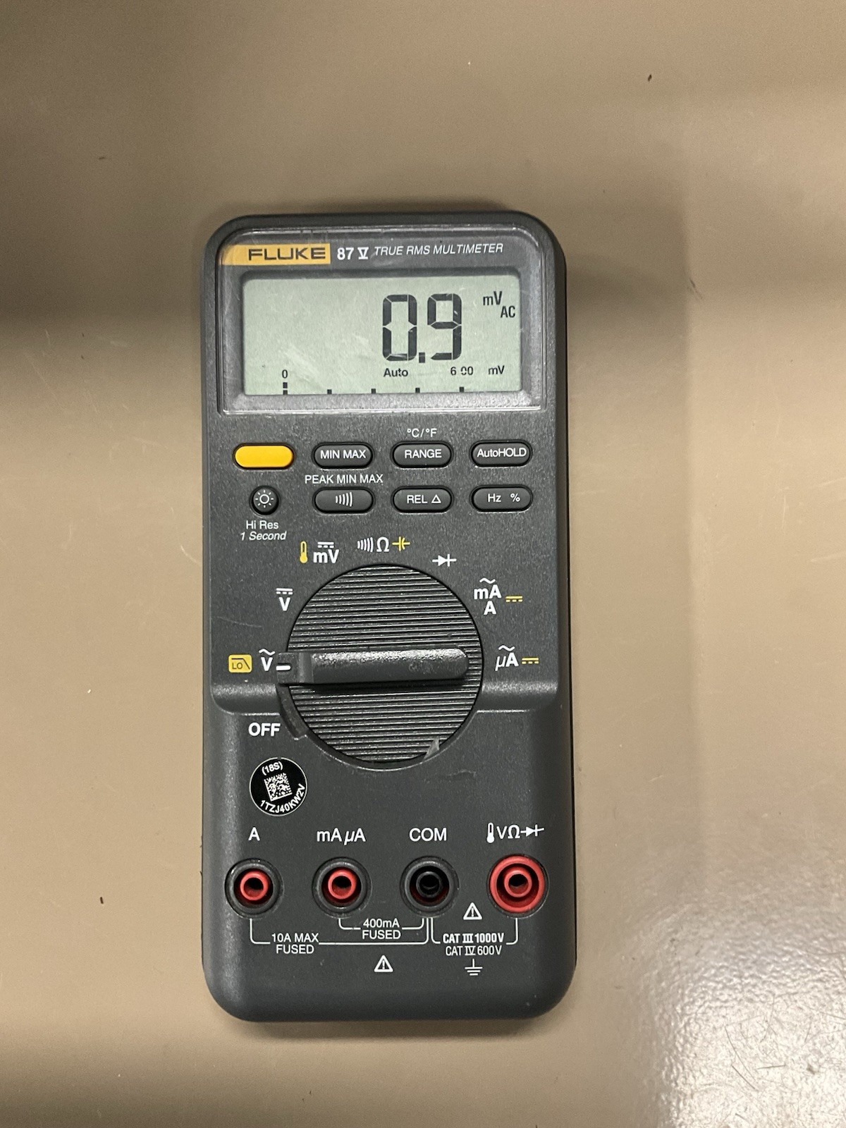 FLUKE 87 V TRUE RMS MULTIMETER POWERS ON