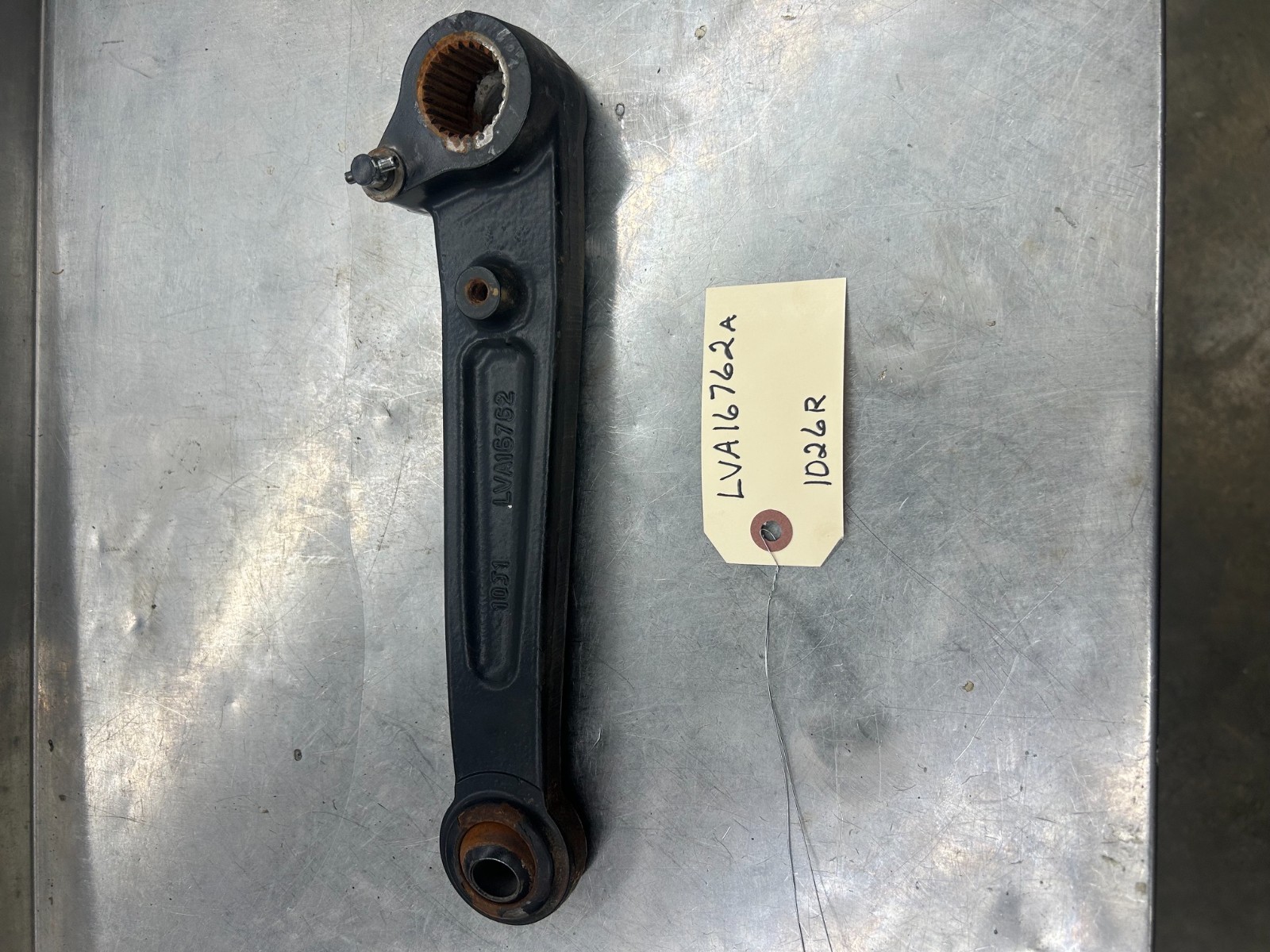 LVA16762 A John Deere 1026R Rockshaft lift arm