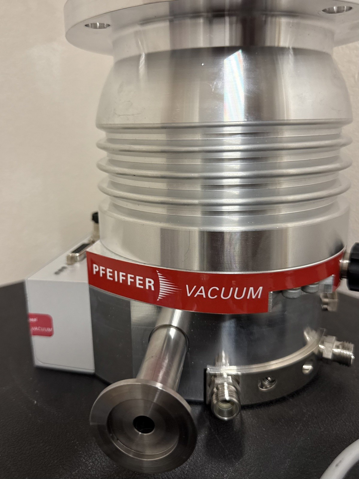 Pfeiffer Vacuum HiPace 300 Plus Turbo Pump with TC 110 Controller Tested Working
