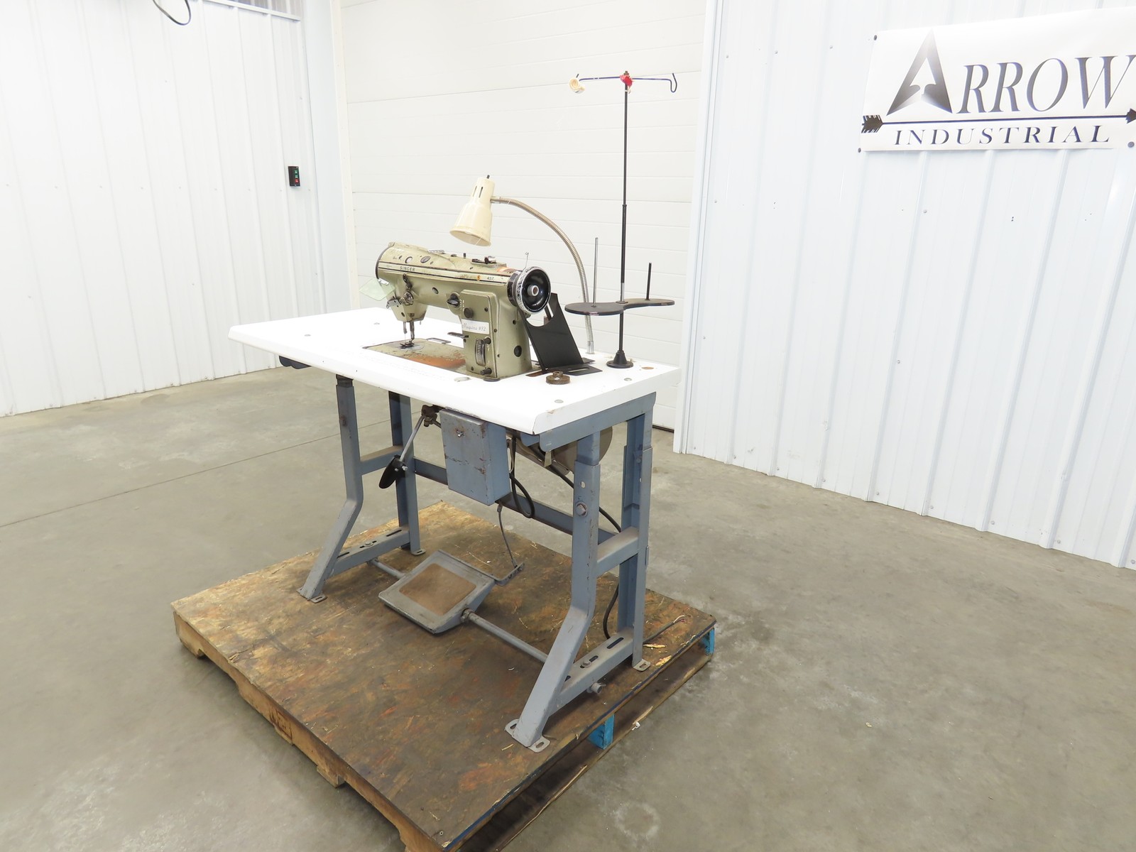 Singer 457 Industrial Sewing 3-step Zig Zag Rotary Take-up Machine 220VAC 3Ph