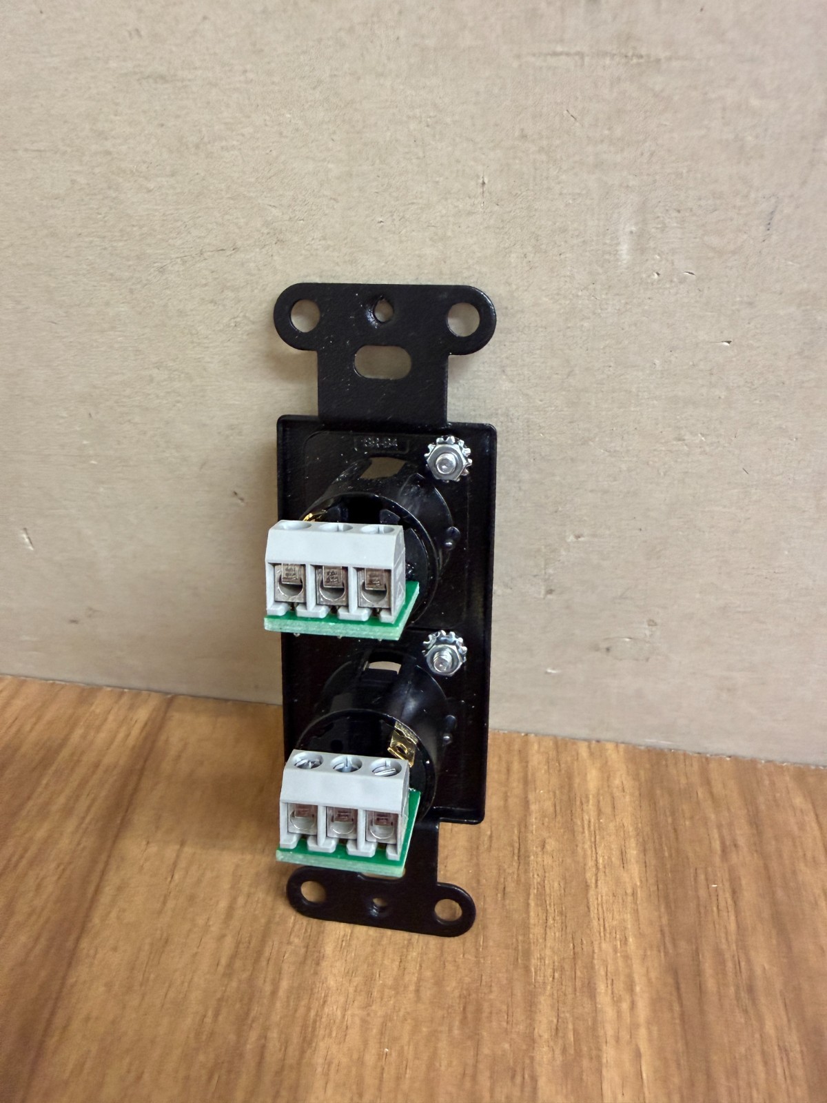 RDL DB-XLR2 / DBXLR2 3 Pin Female 3 Pin Male Wall Plate