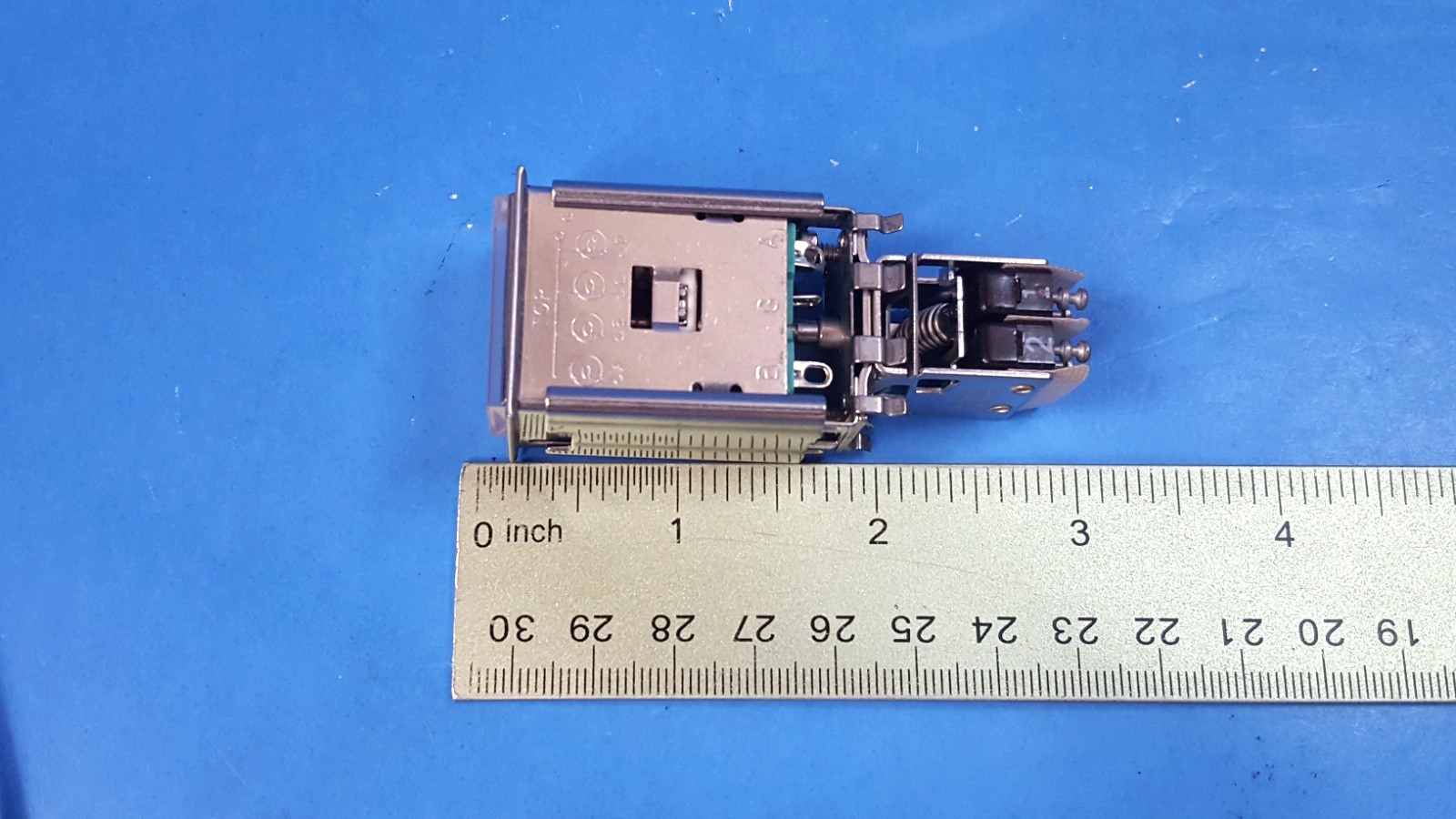 Indicating Switch, EATON, DPDT, 10EA1C1F10N4(R)R1V12FIRE, w/microswitch