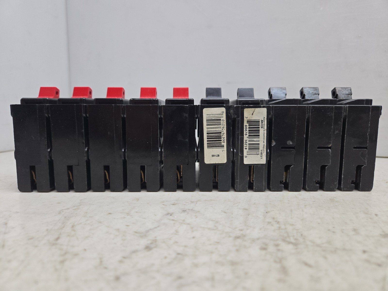 Mixed Lot of 31 Single Pole Circuit Breakers 20A Eaton Cutler Hammer Square D